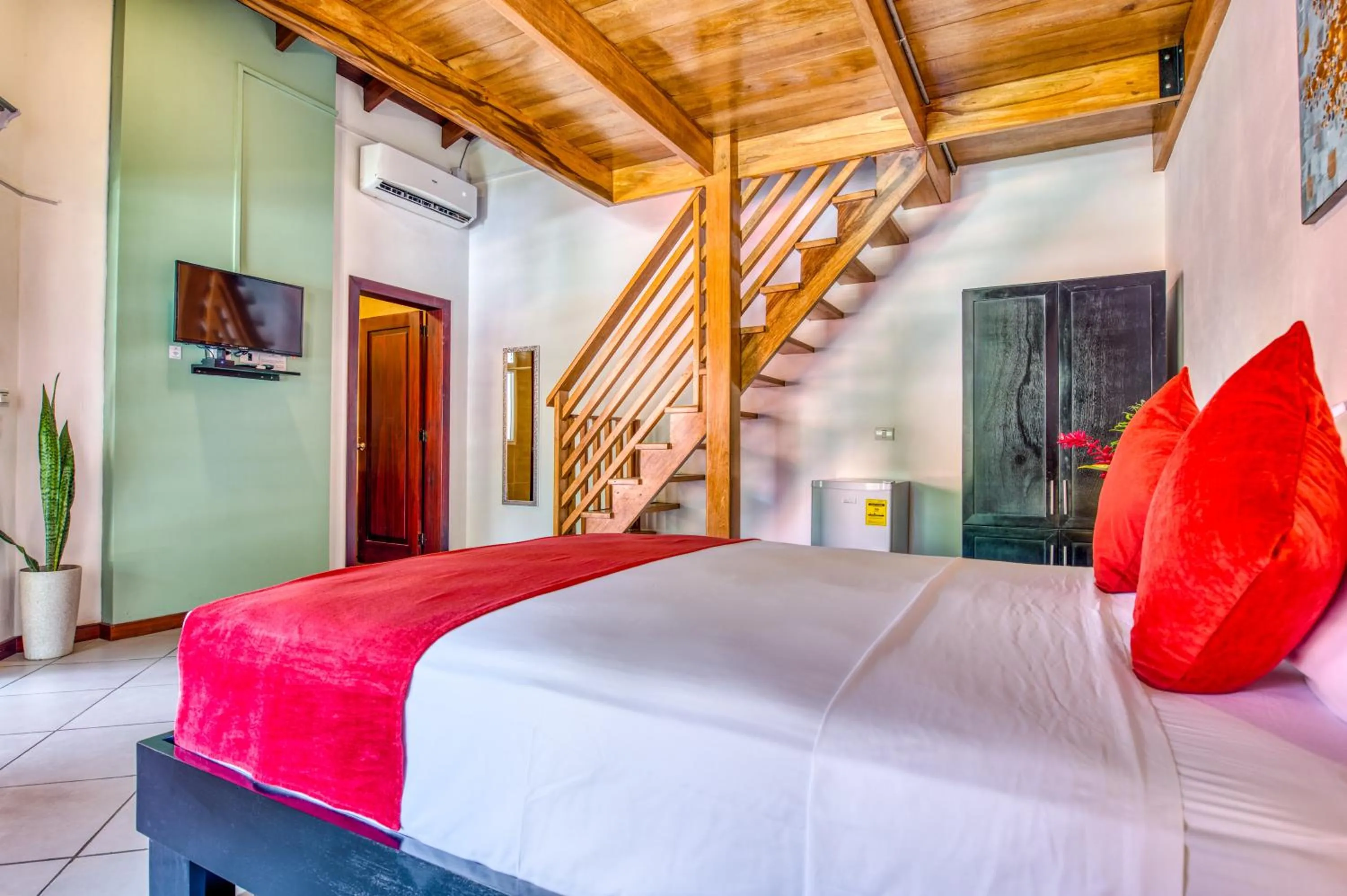 Photo of the whole room, Bed in Terrazas del Caribe Hotel