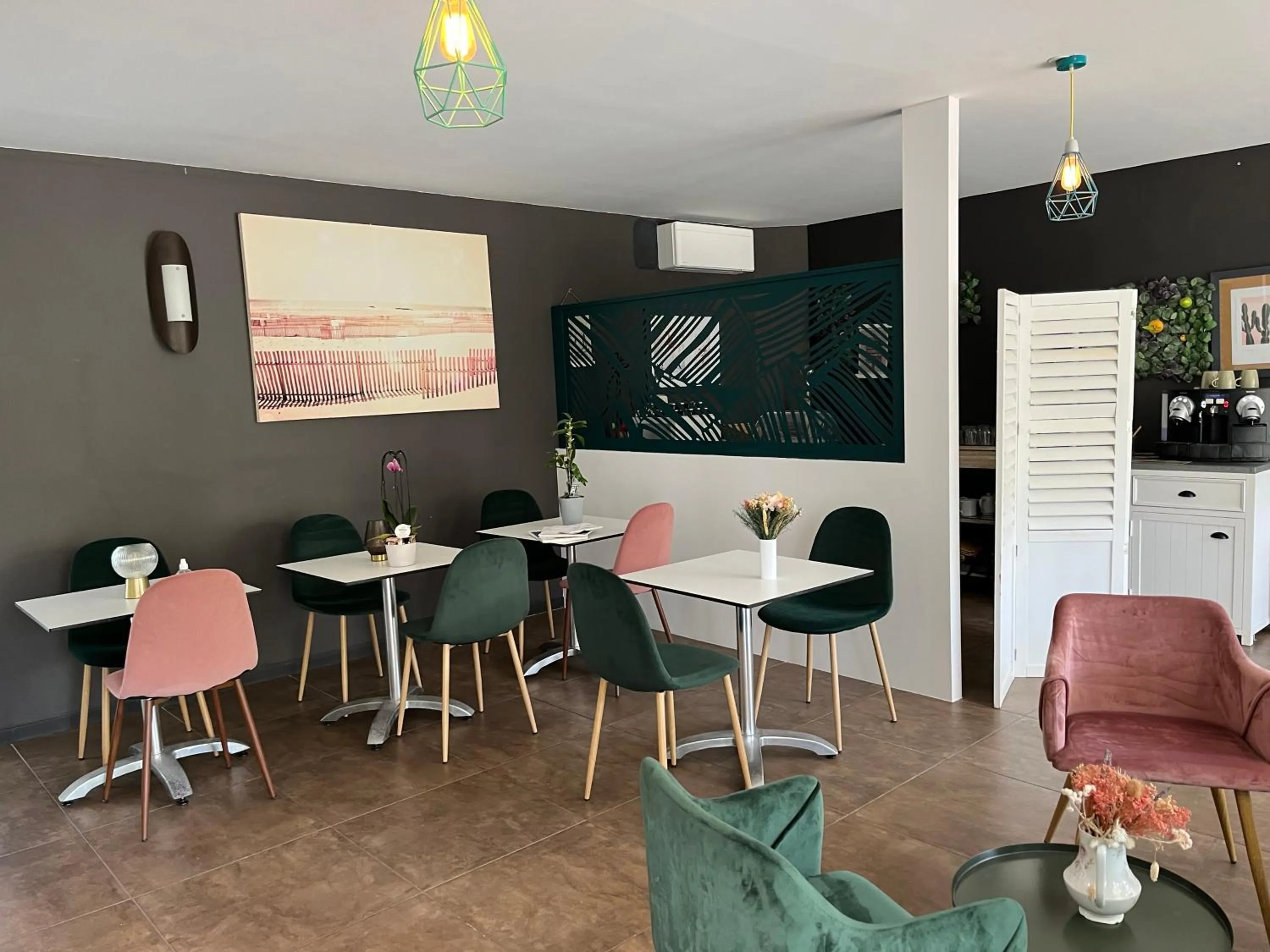 Property building in hôtel Le Synaya