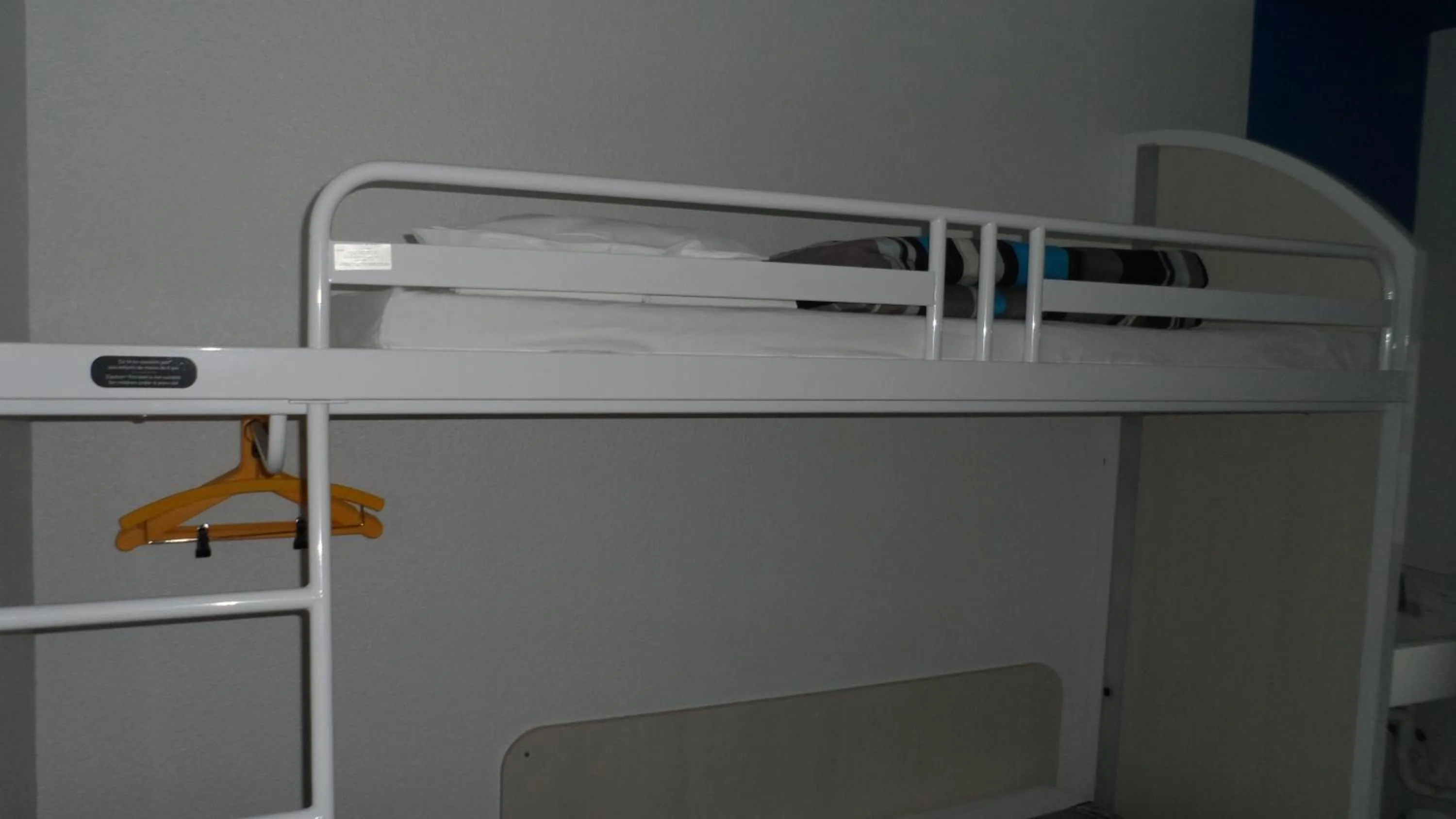 Bed in hotelF1 Blois