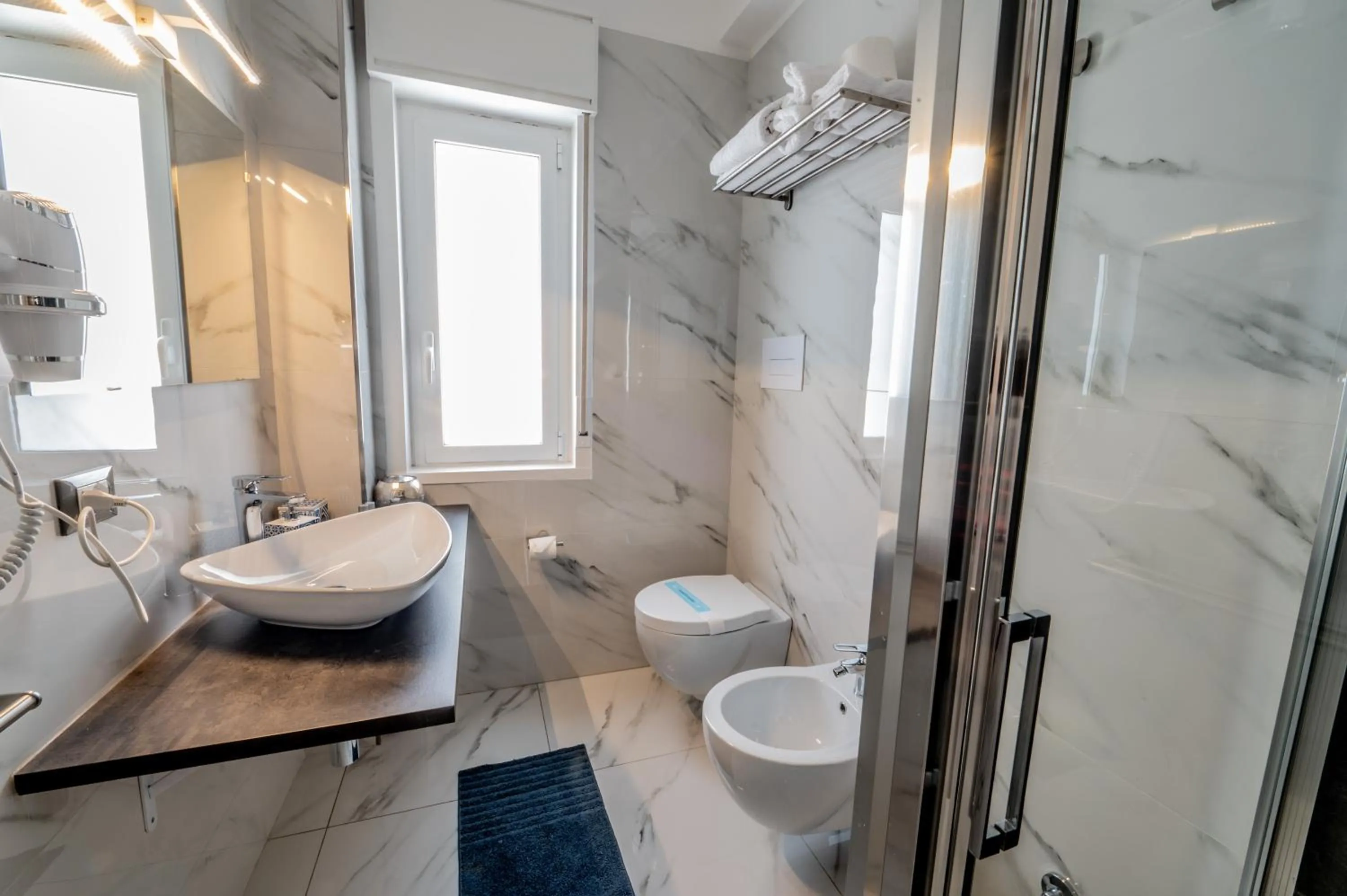 Bathroom in Eolian Port B&B