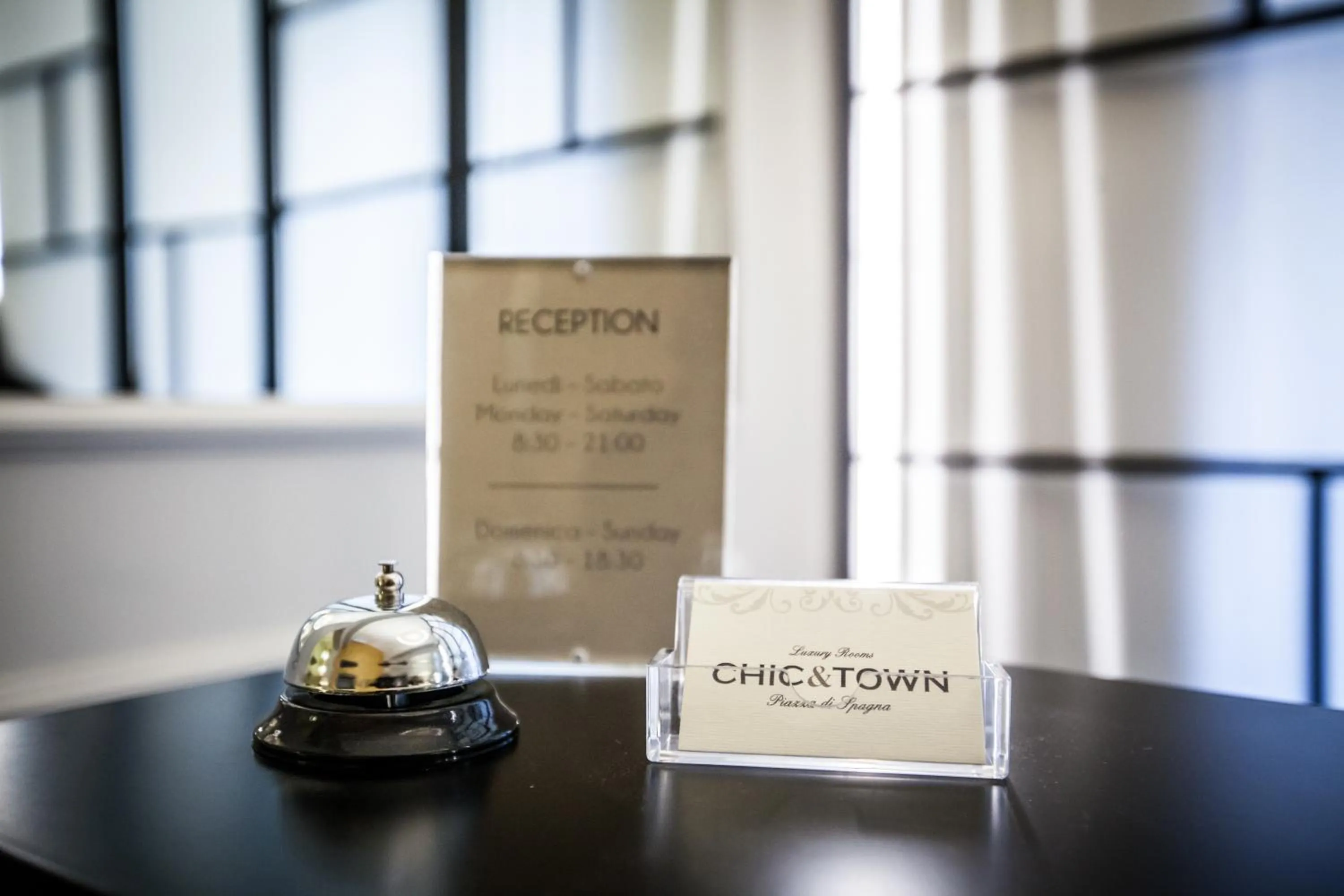 Logo/Certificate/Sign in Chic & Town Luxury Rooms Piazza di Spagna