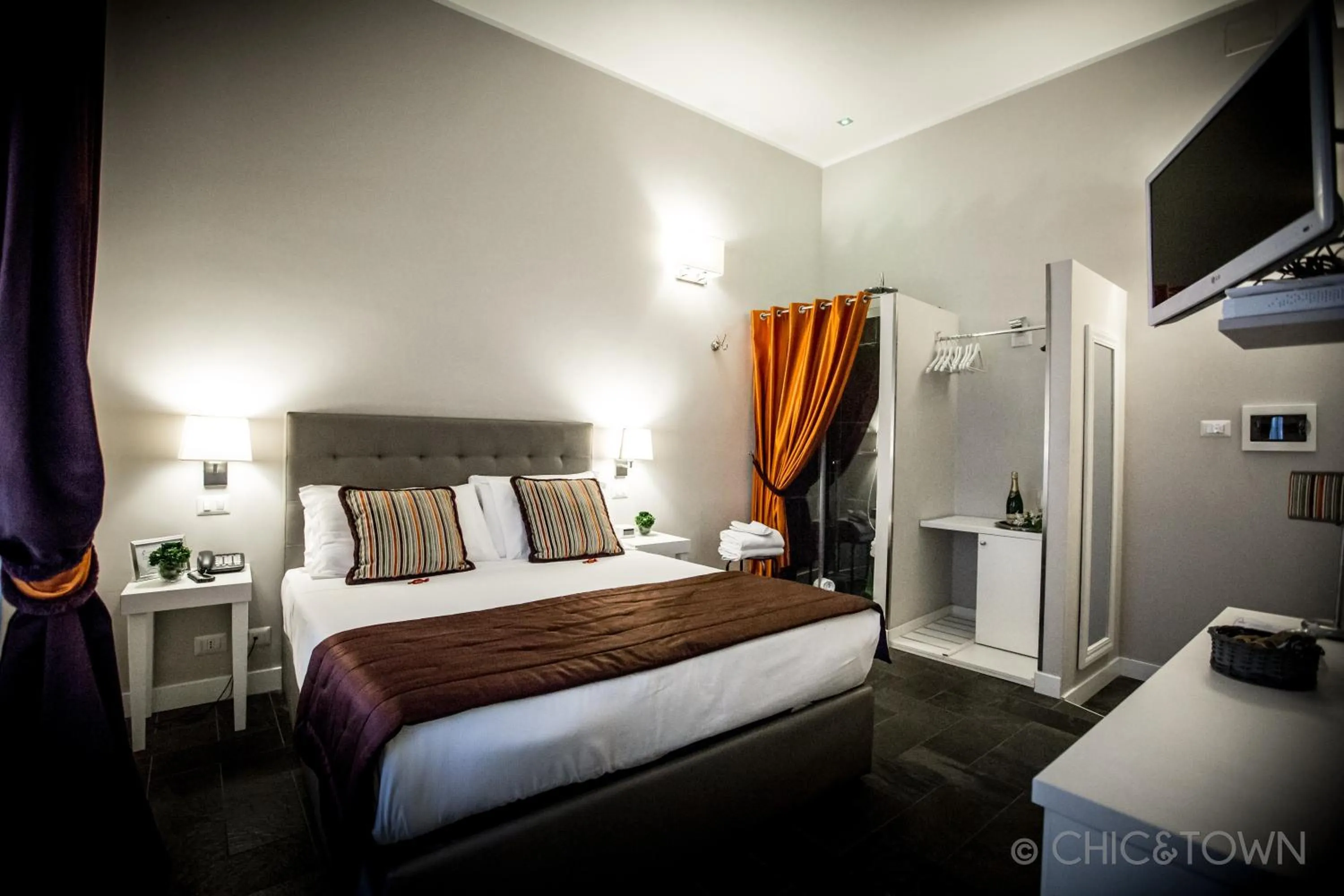 Photo of the whole room, Bed in Chic & Town Luxury Rooms Piazza di Spagna