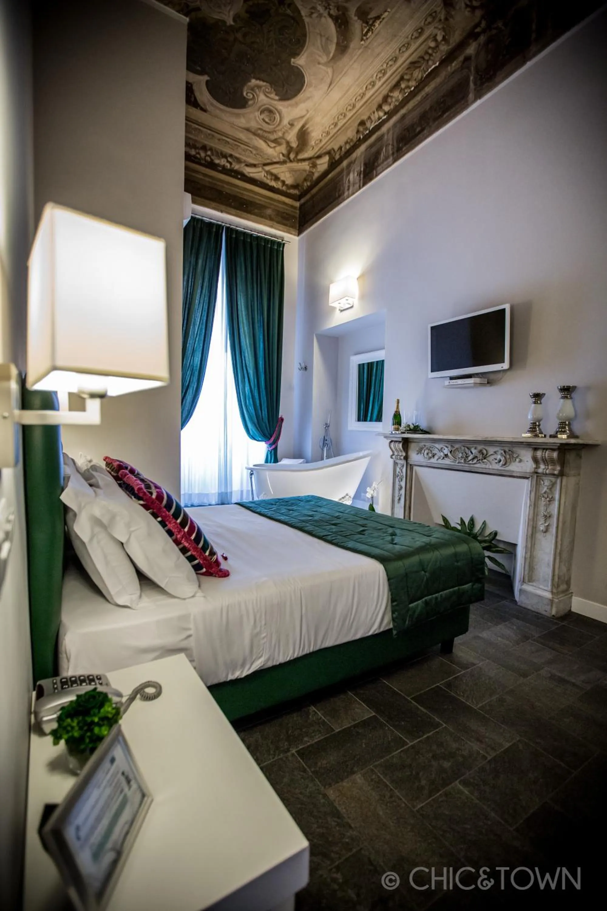 Photo of the whole room, Bed in Chic & Town Luxury Rooms Piazza di Spagna