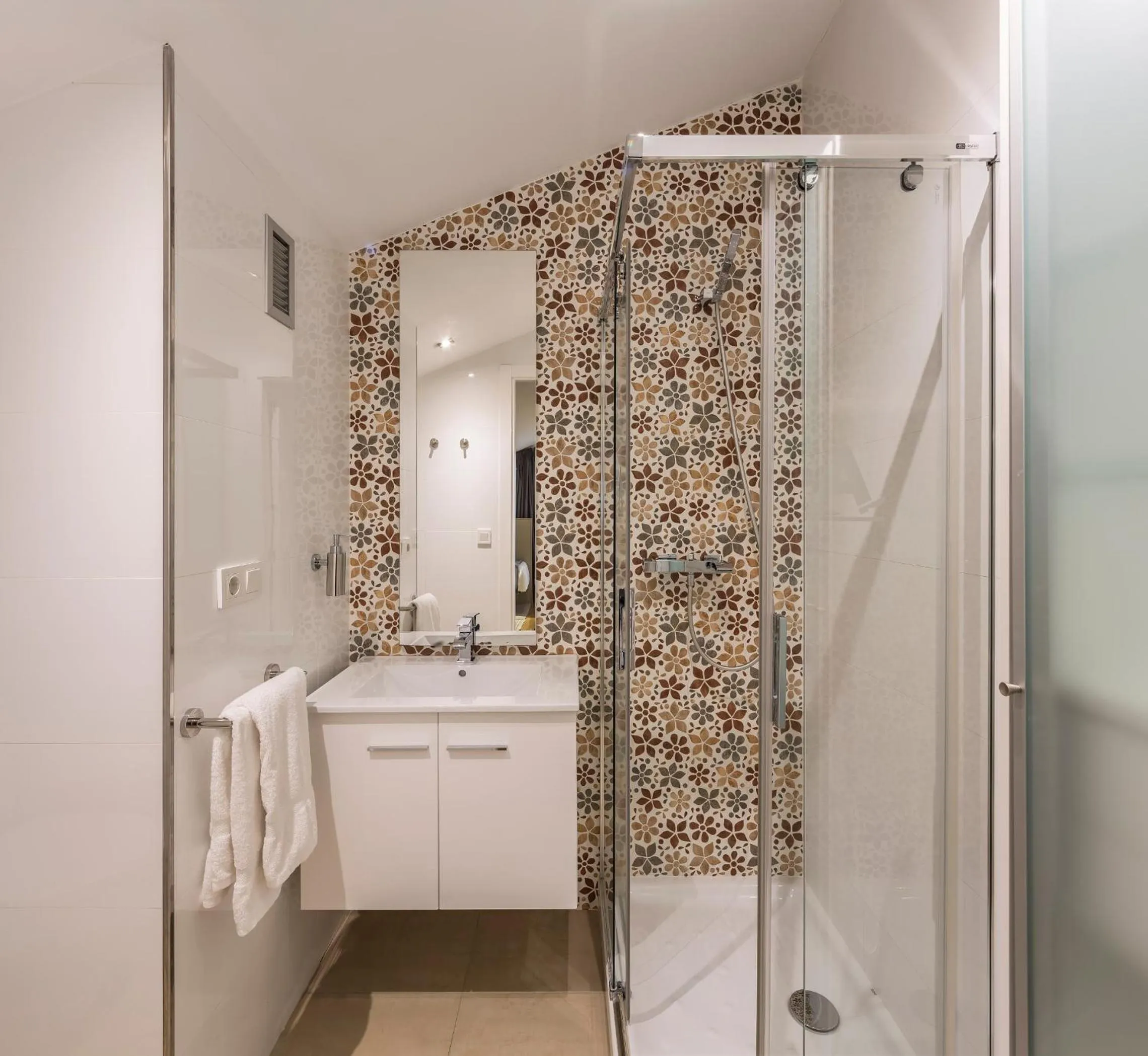 Shower in Mon Suites Catedral