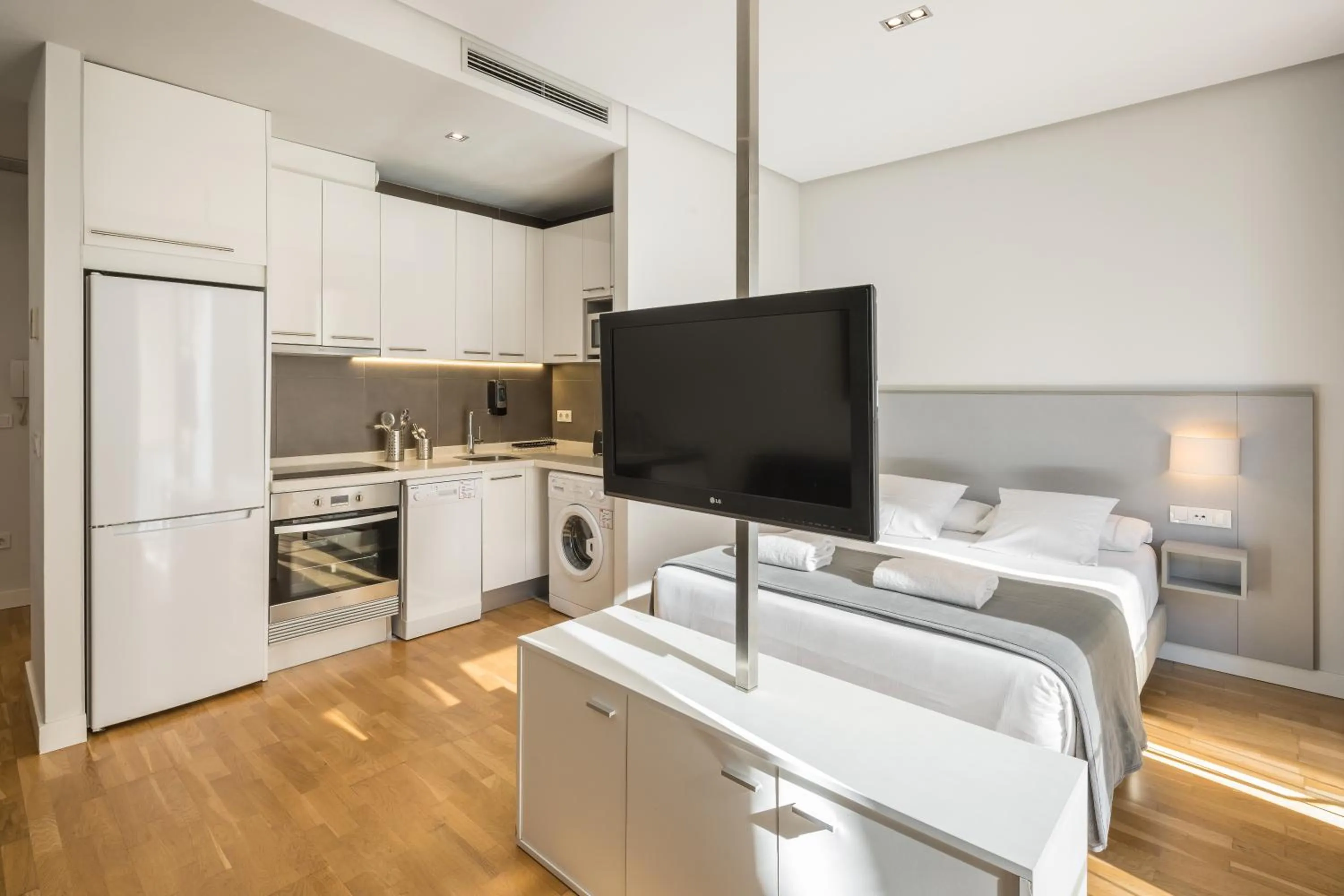 Seating area, Bed in Mon Suites Catedral