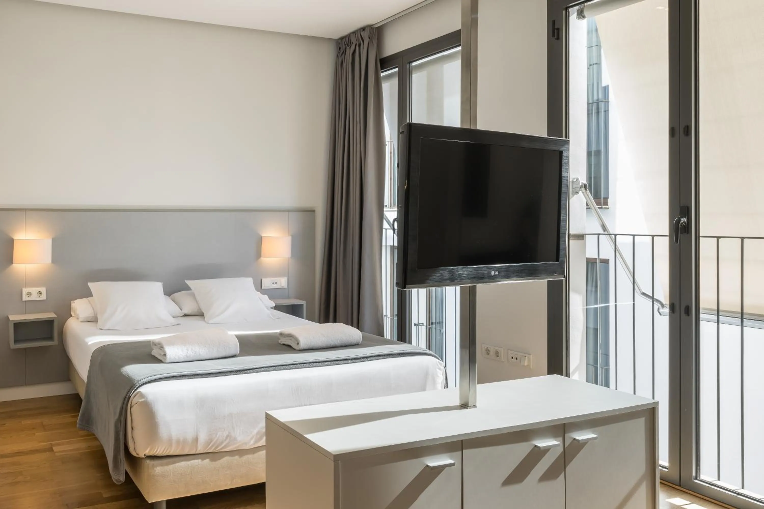 Bedroom, Bed in Mon Suites Catedral