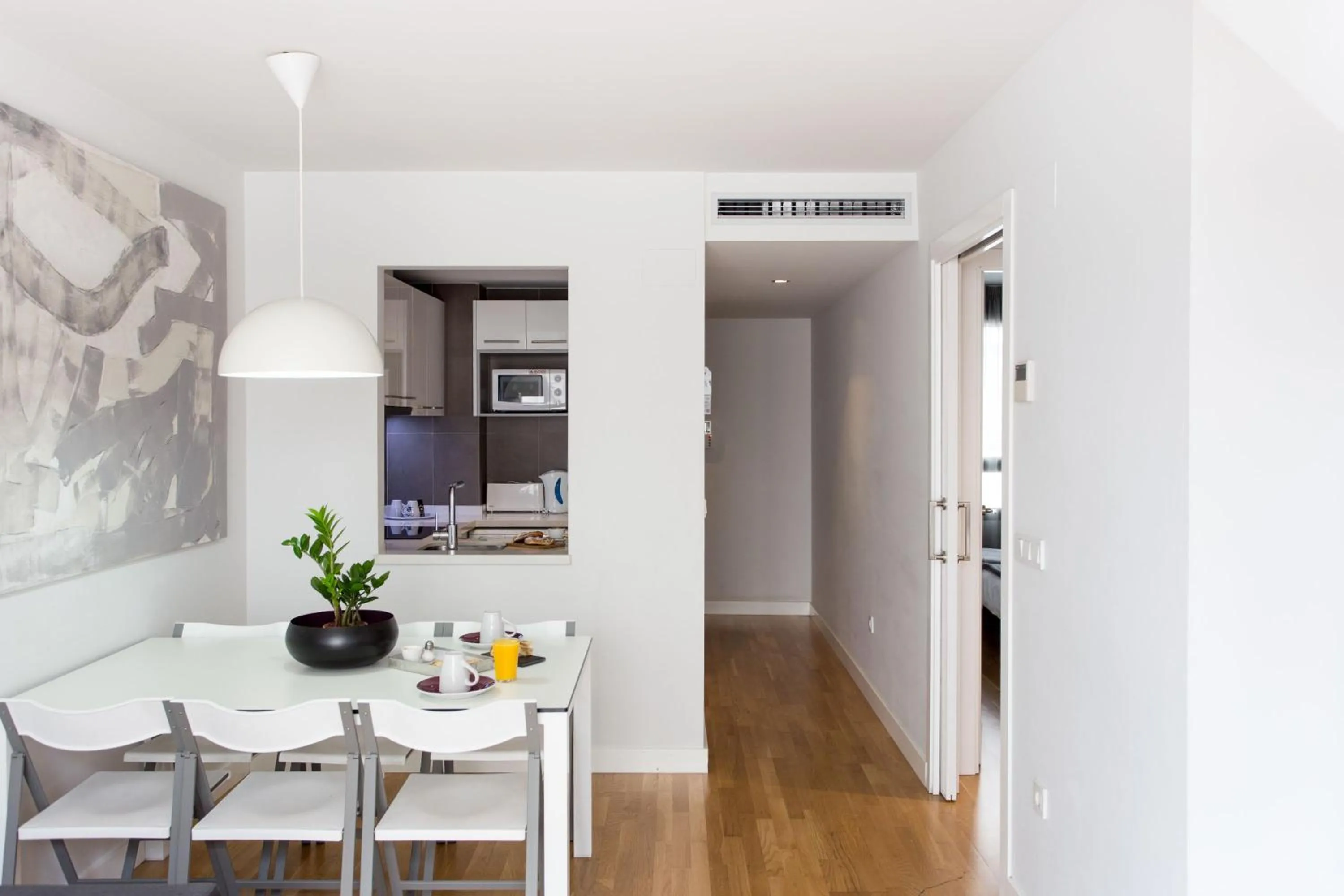 Kitchen or kitchenette in Mon Suites Catedral