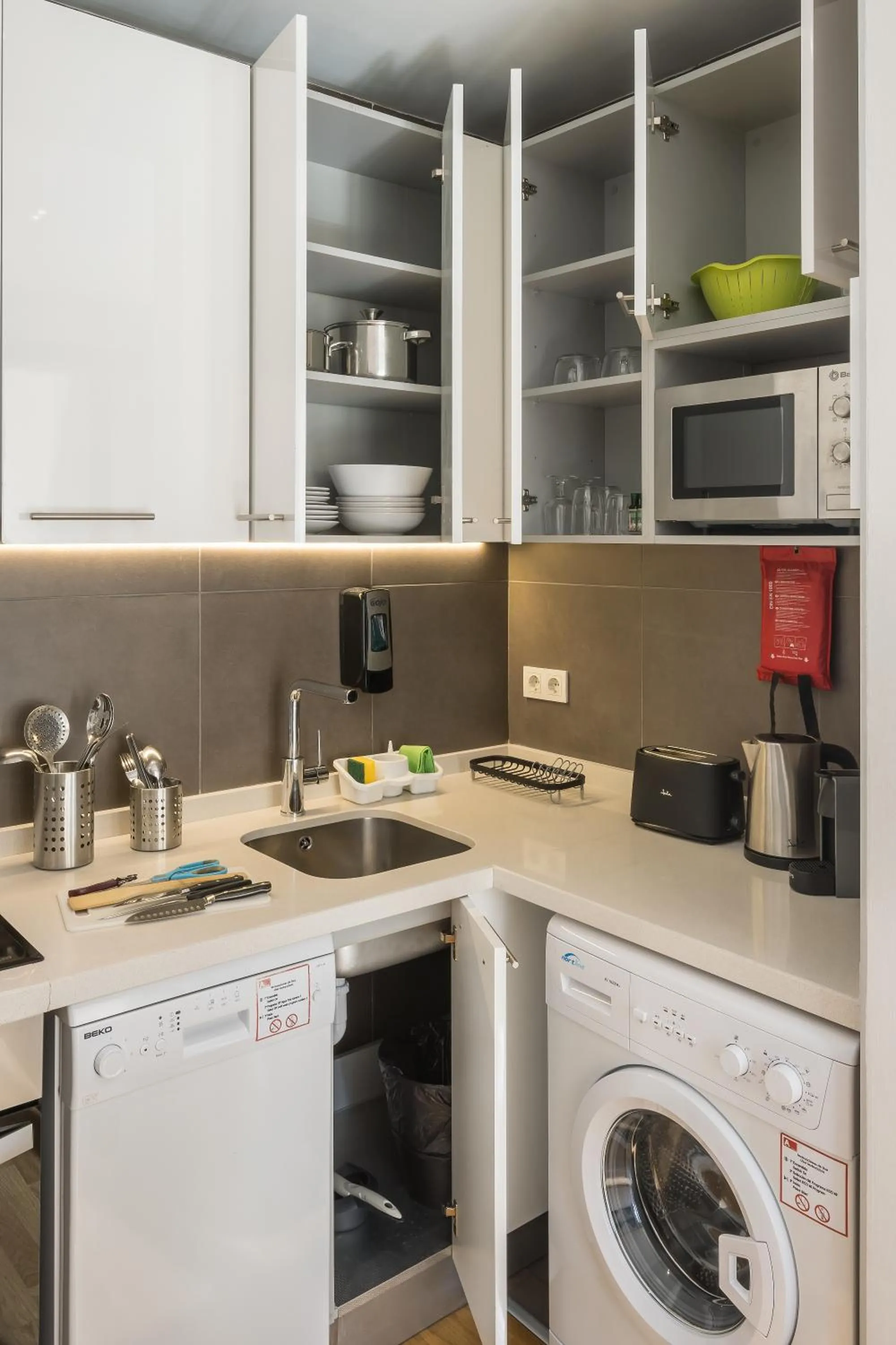 Kitchen or kitchenette in Mon Suites Catedral