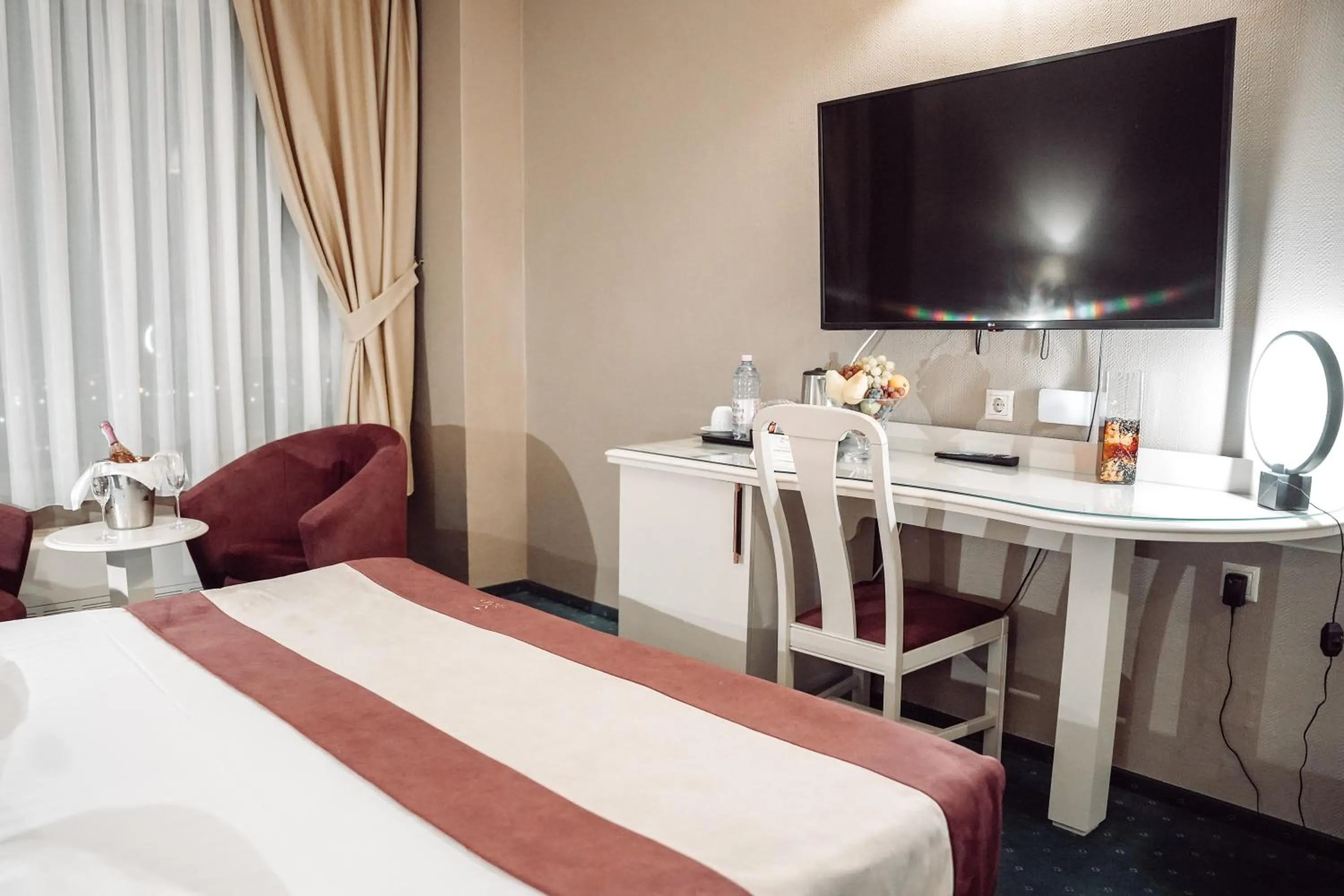 Seating area, Bed in Unirea Hotel & Spa