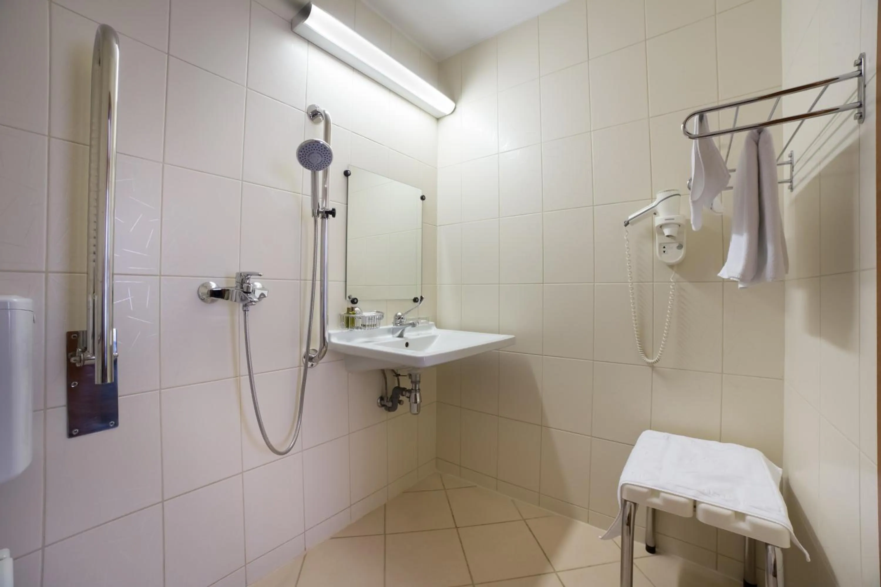 Shower in Unirea Hotel & Spa