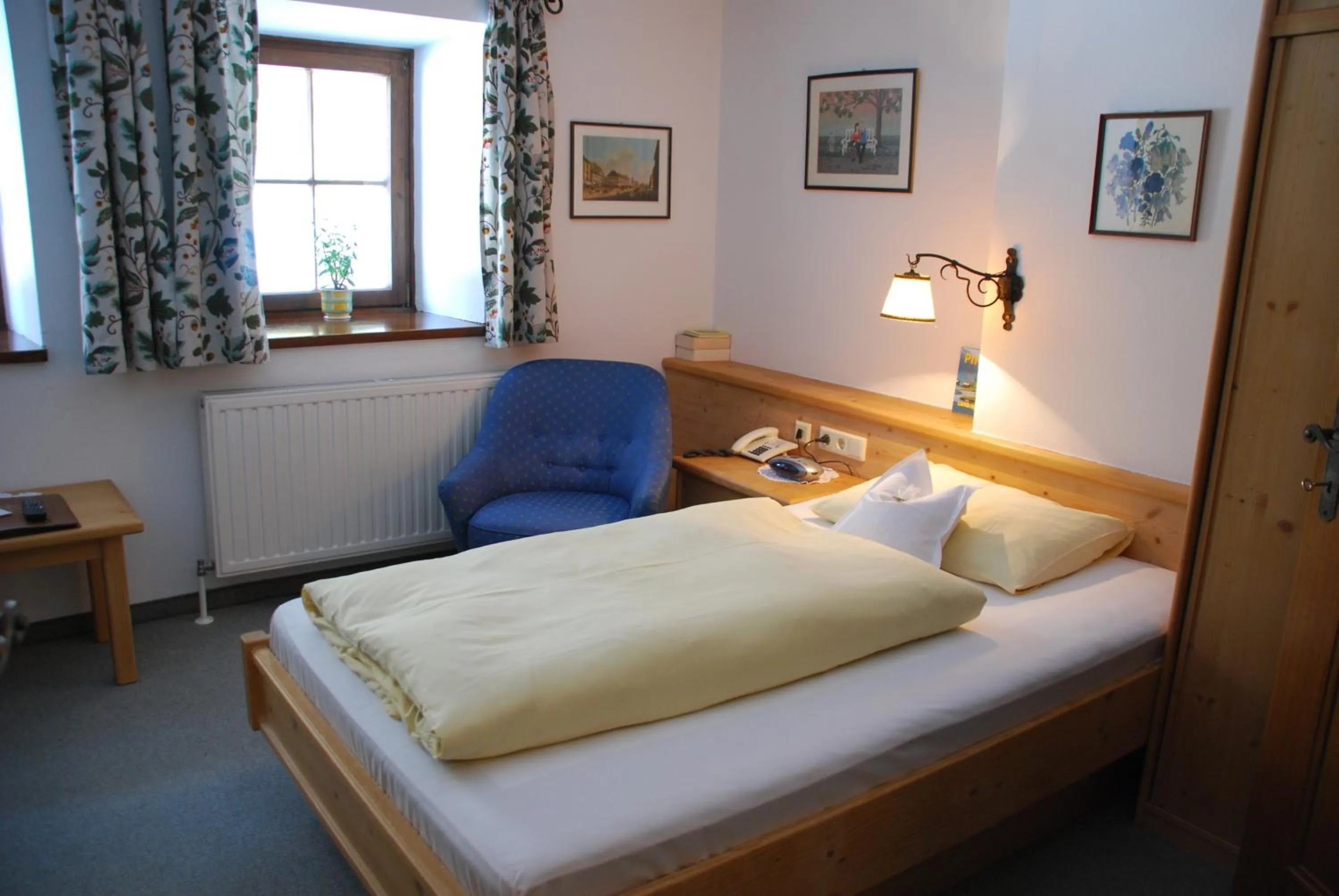 Bed in Der Erlhof Restaurant & Landhotel