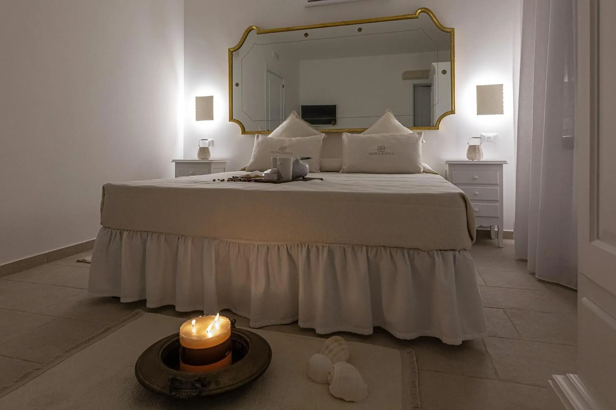 Bedroom, Bed in Petra Bianca