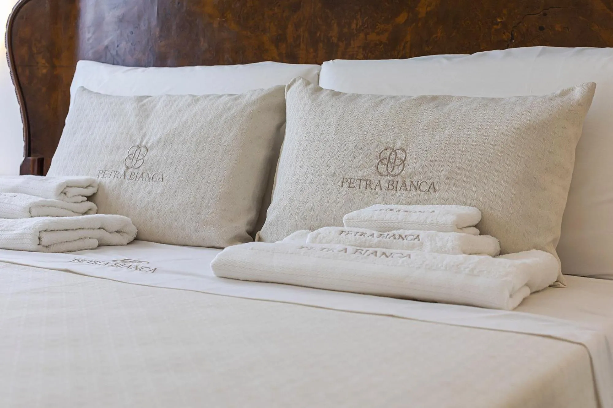 Bedroom, Bed in Petra Bianca