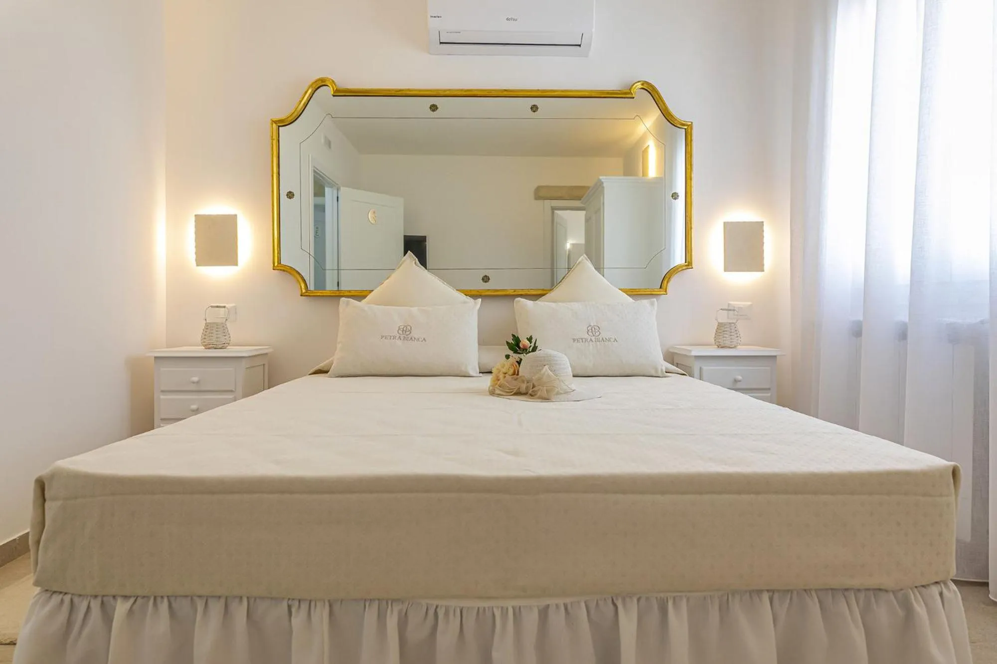 Bedroom, Bed in Petra Bianca