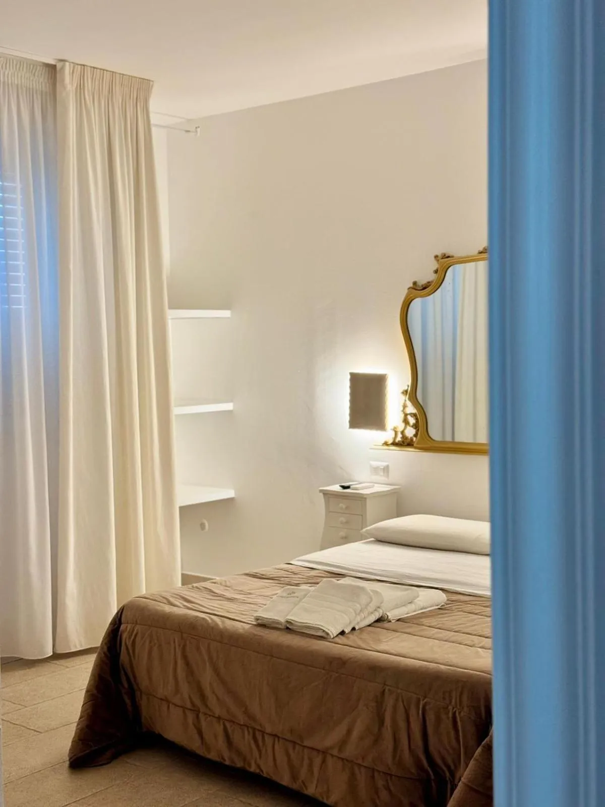 Bedroom, Bed in Petra Bianca