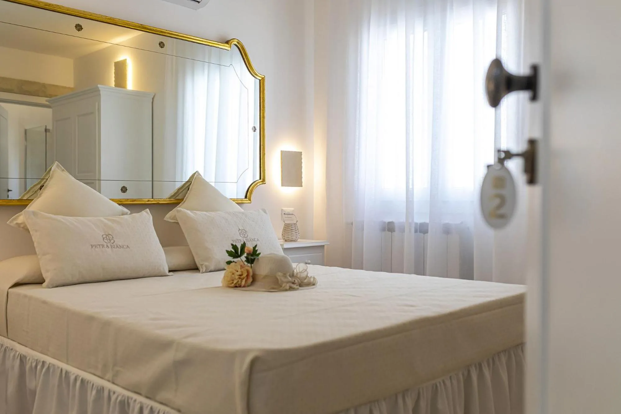 Bedroom, Bed in Petra Bianca