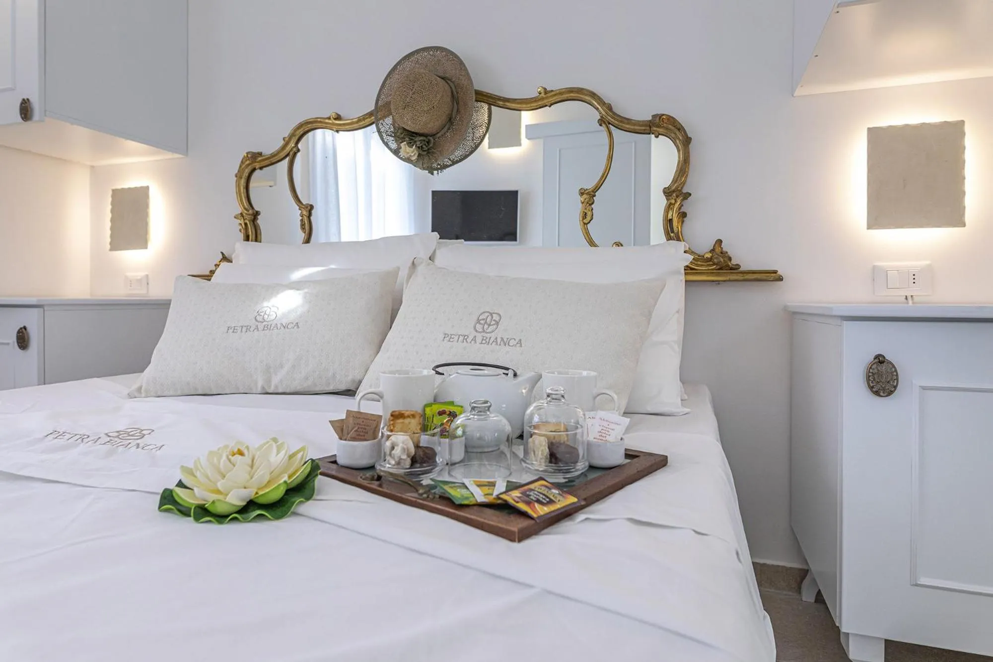 Bedroom, Bed in Petra Bianca