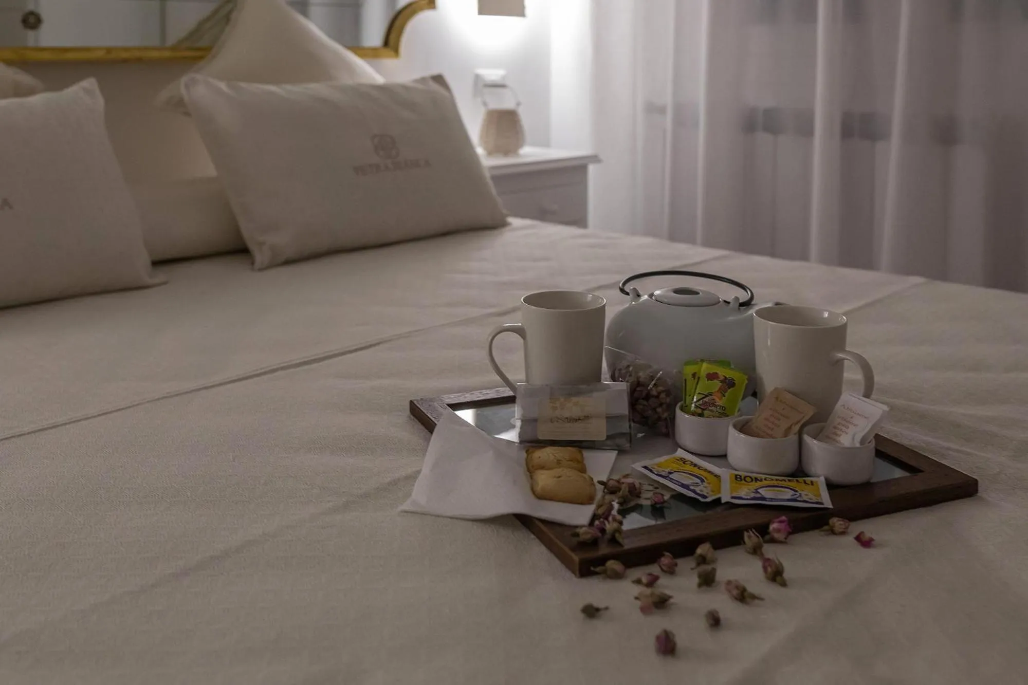 Bedroom, Bed in Petra Bianca