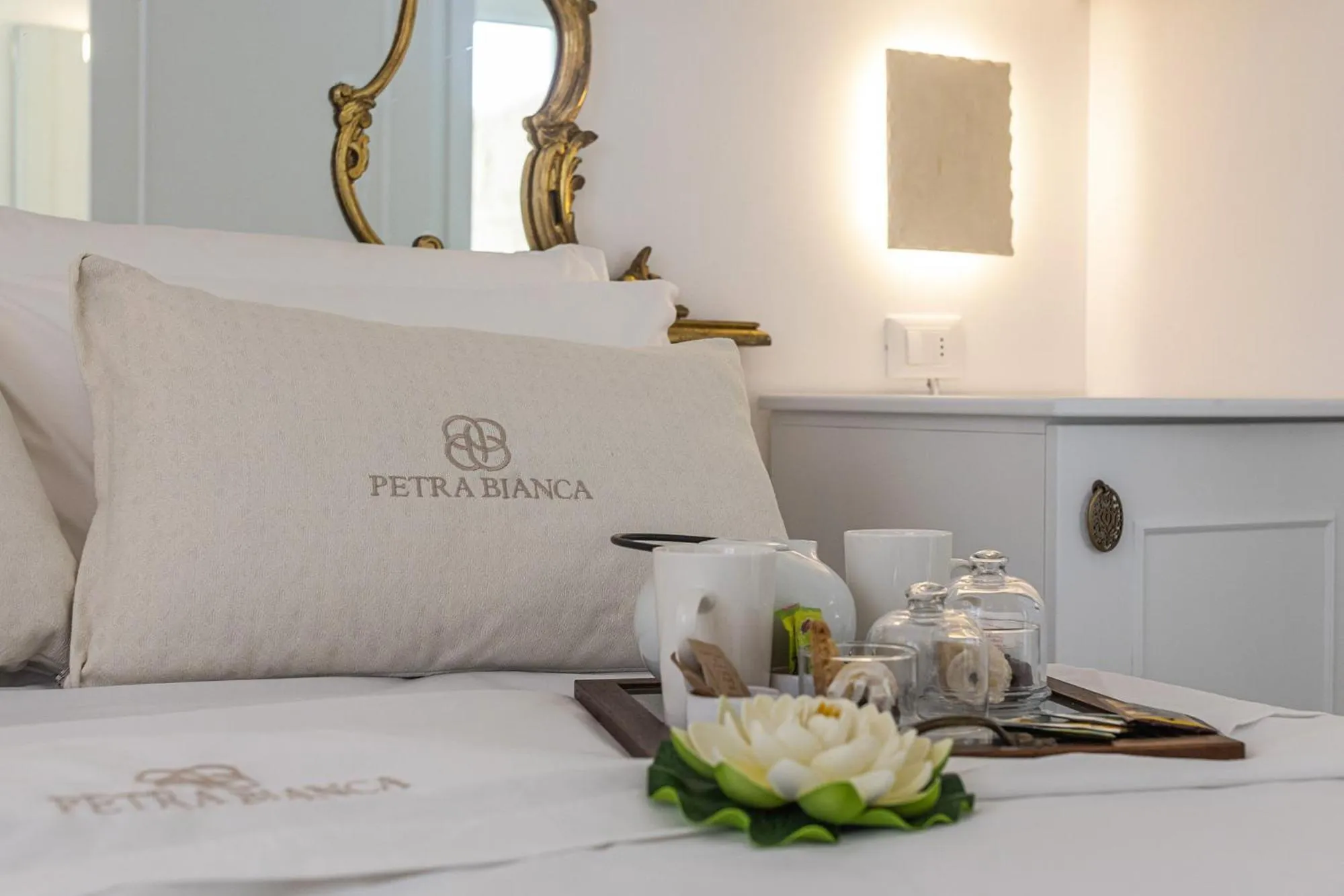 Bedroom, Bed in Petra Bianca