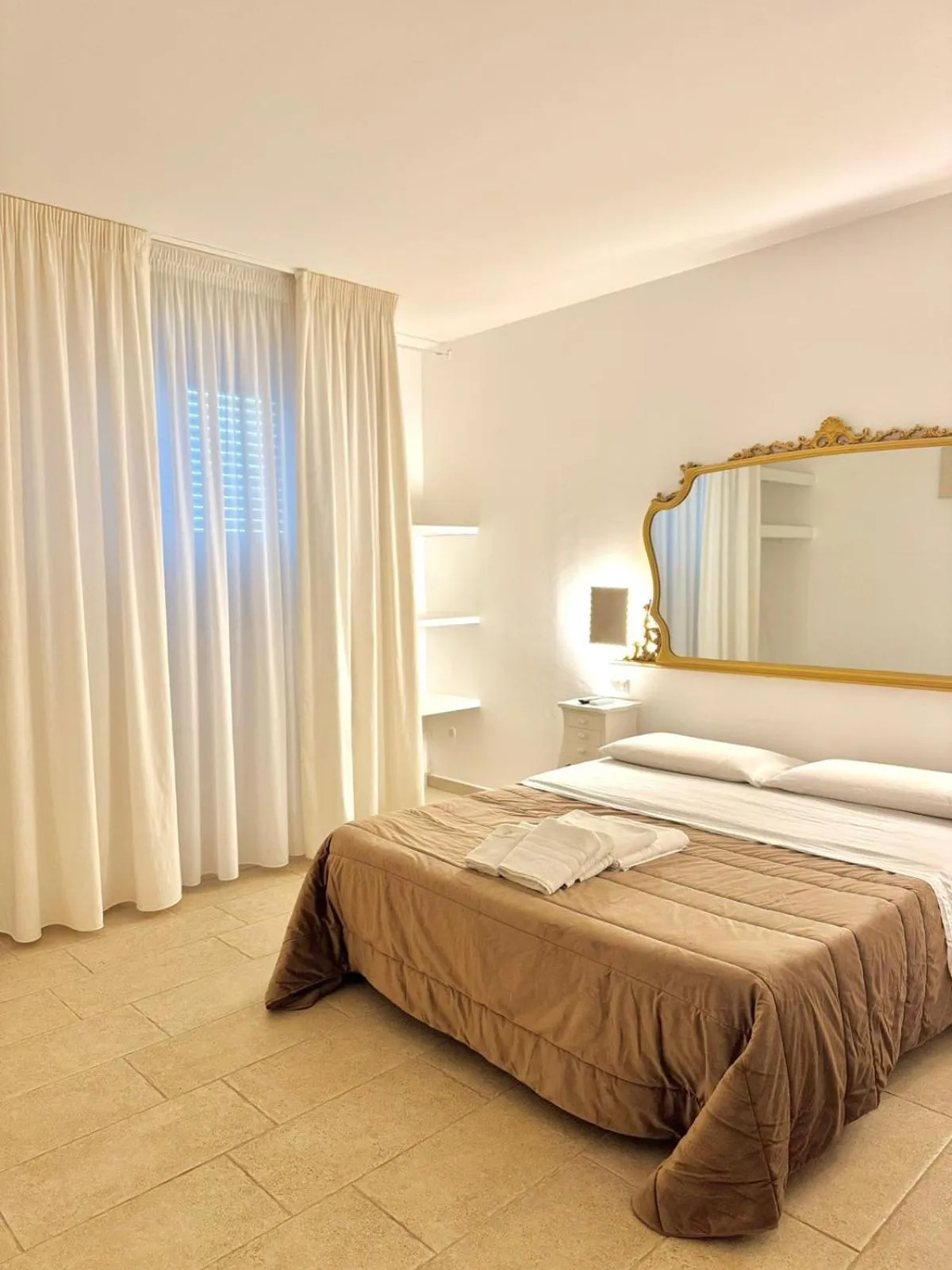 Bedroom, Bed in Petra Bianca