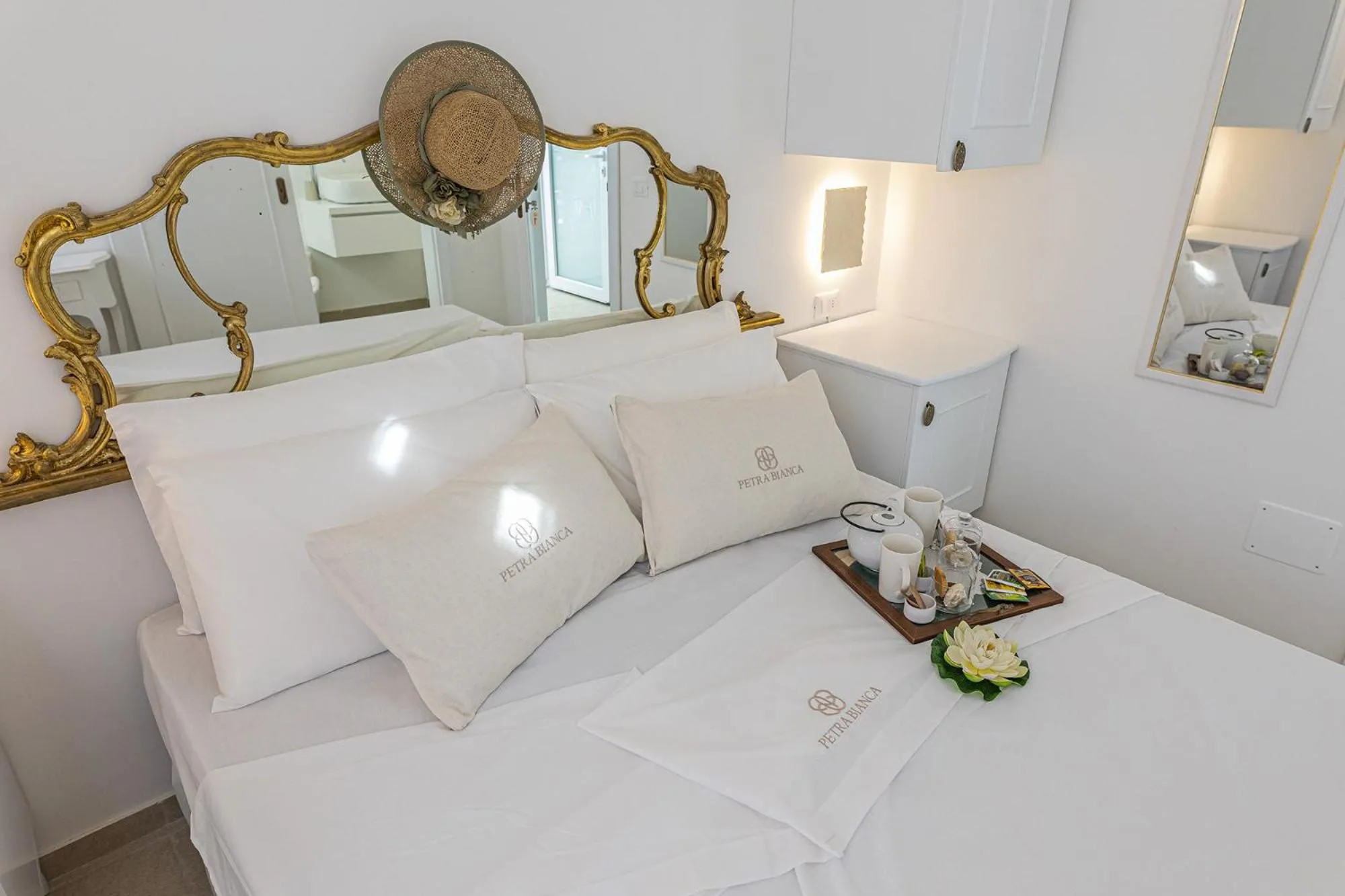 Bedroom, Bed in Petra Bianca