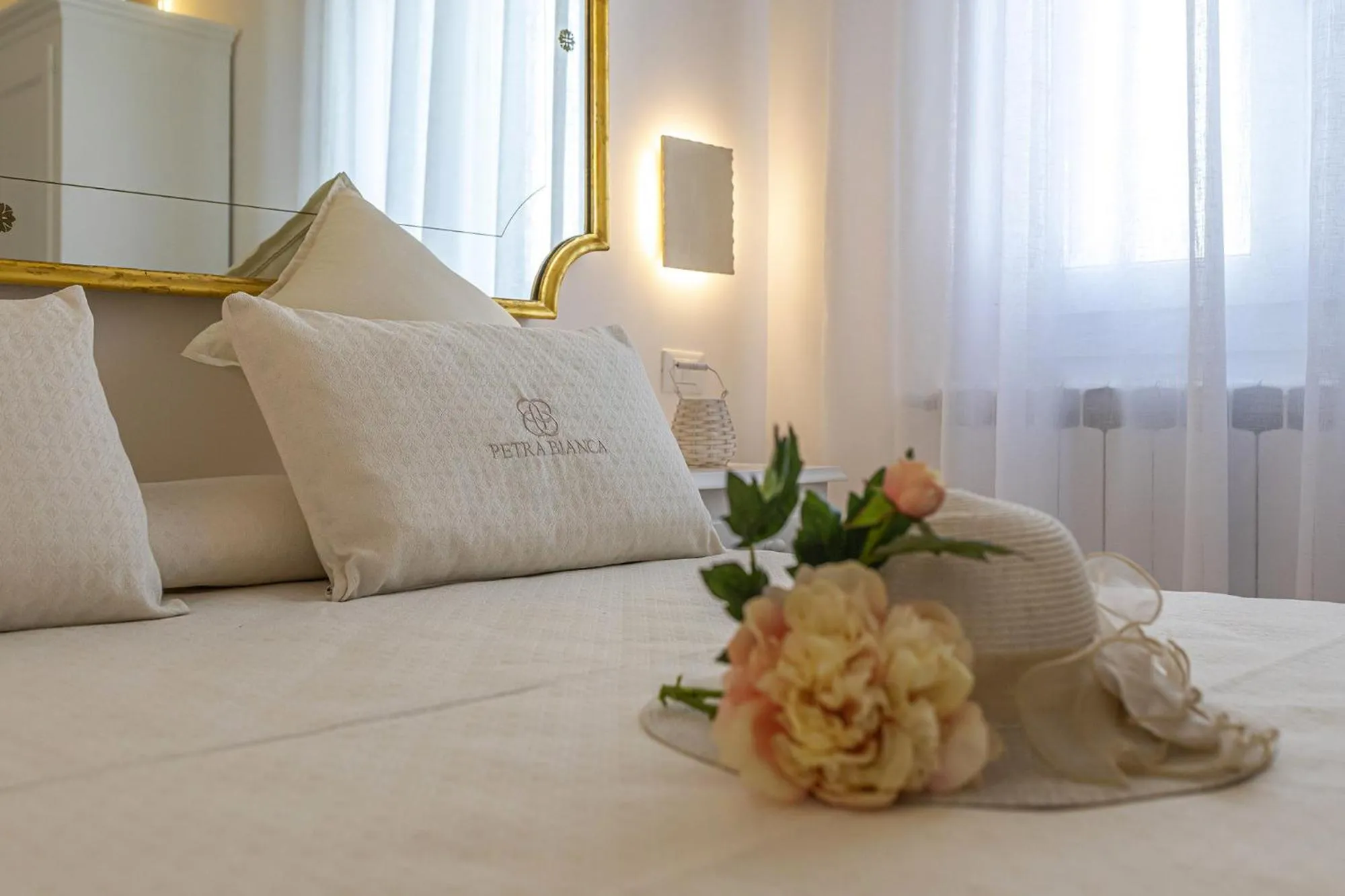 Bedroom, Bed in Petra Bianca