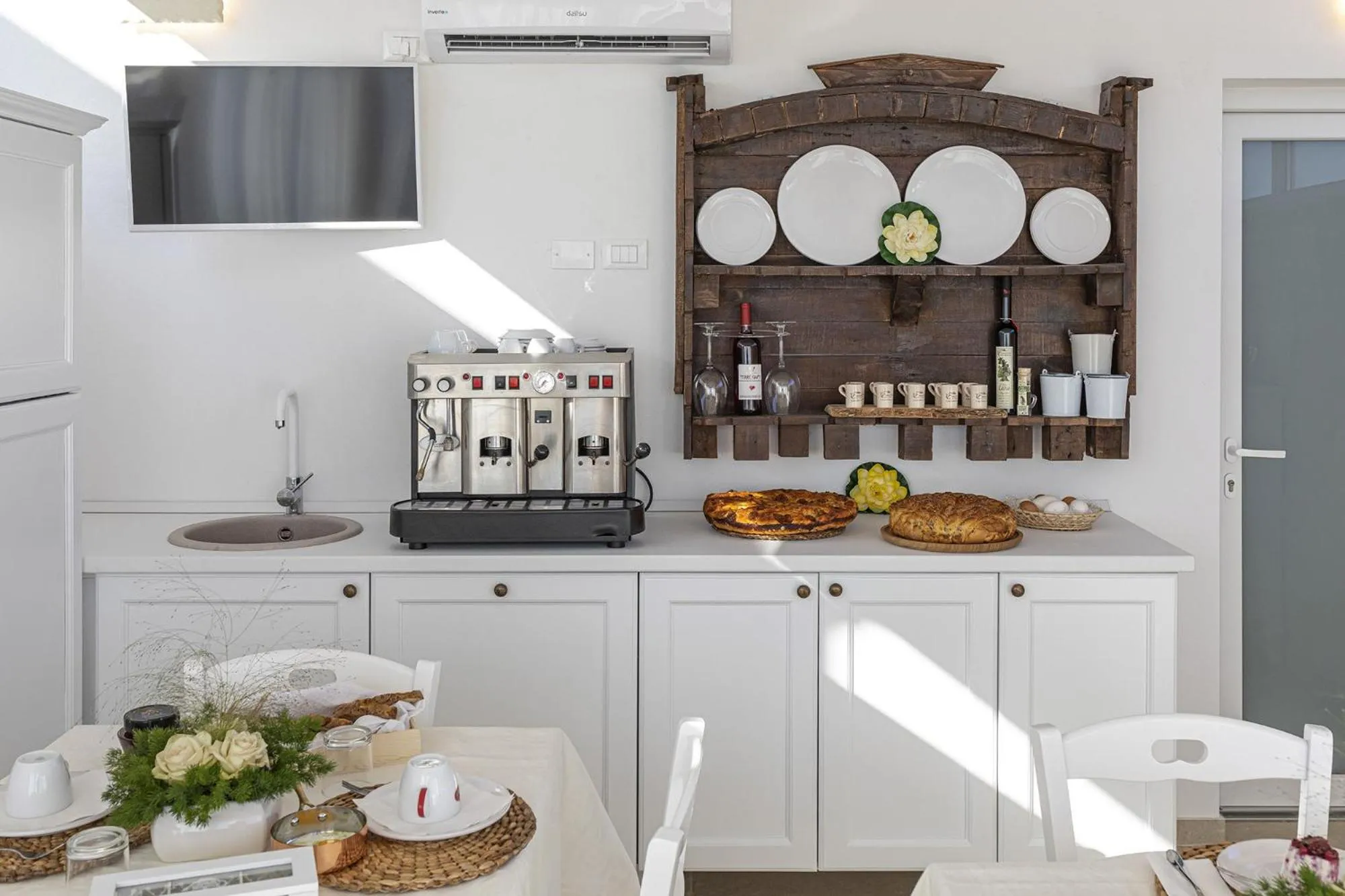 Breakfast in Petra Bianca