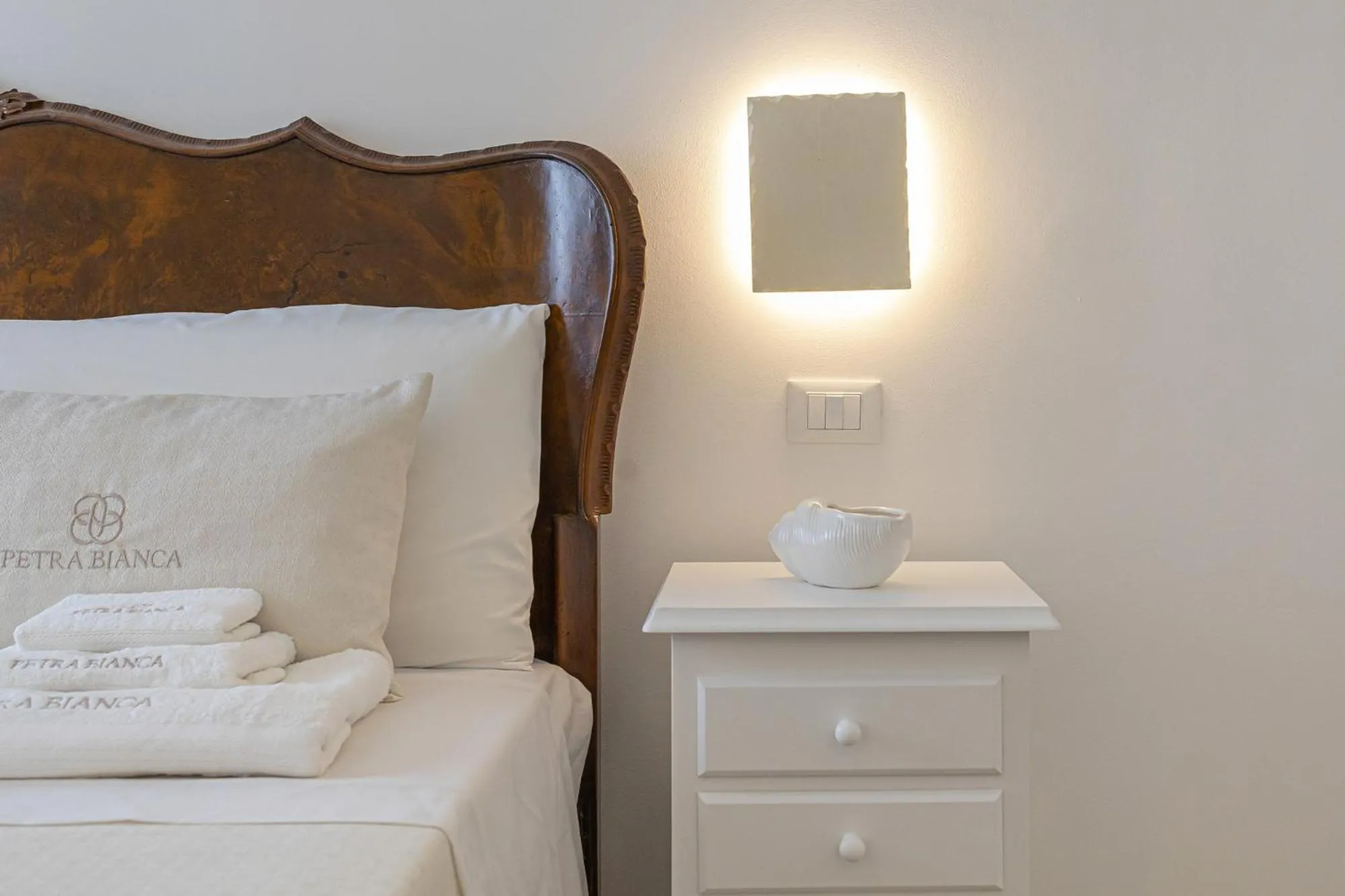 Bedroom, Bed in Petra Bianca