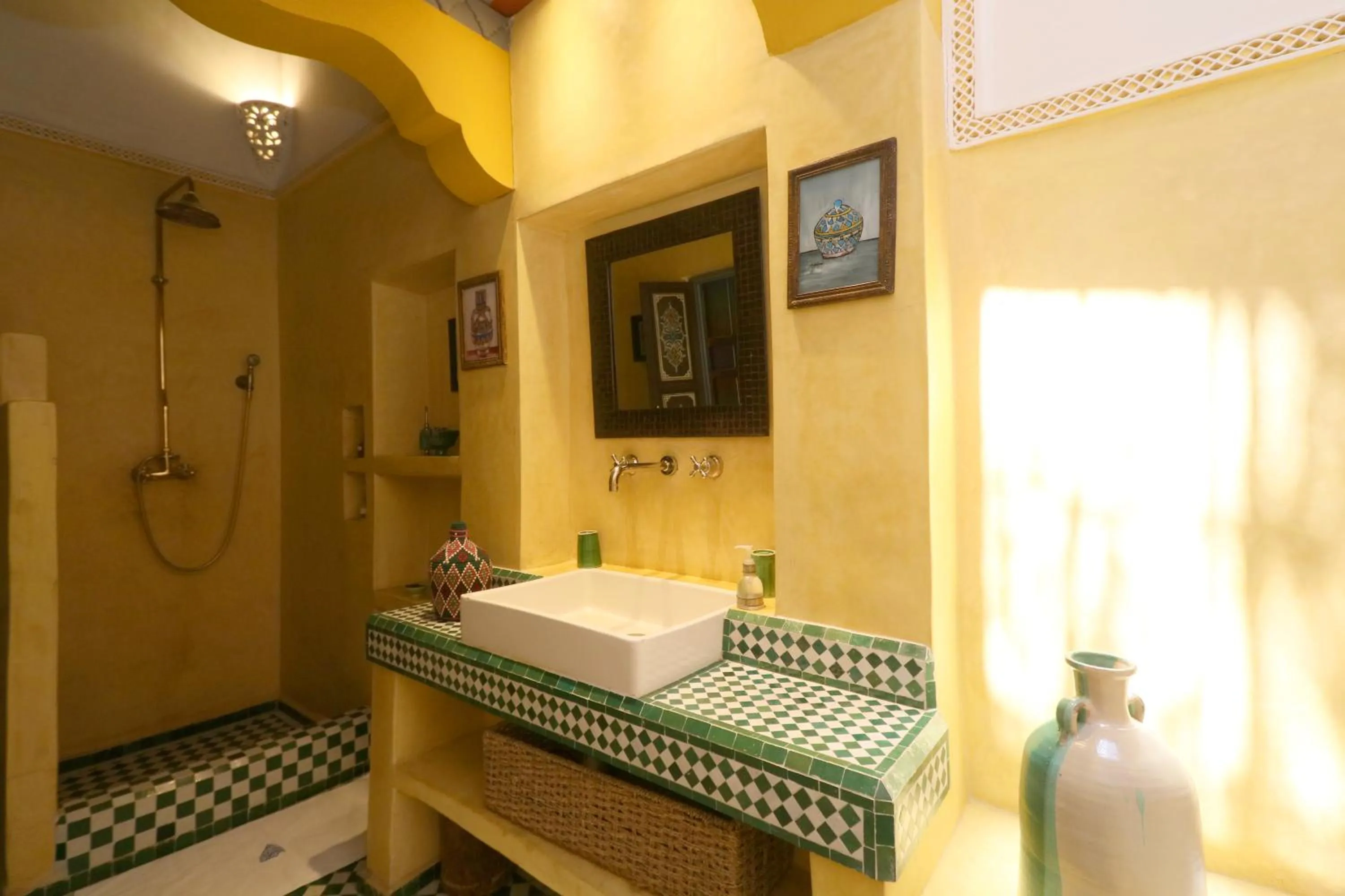 Bathroom, Bed in Ryad El Borj