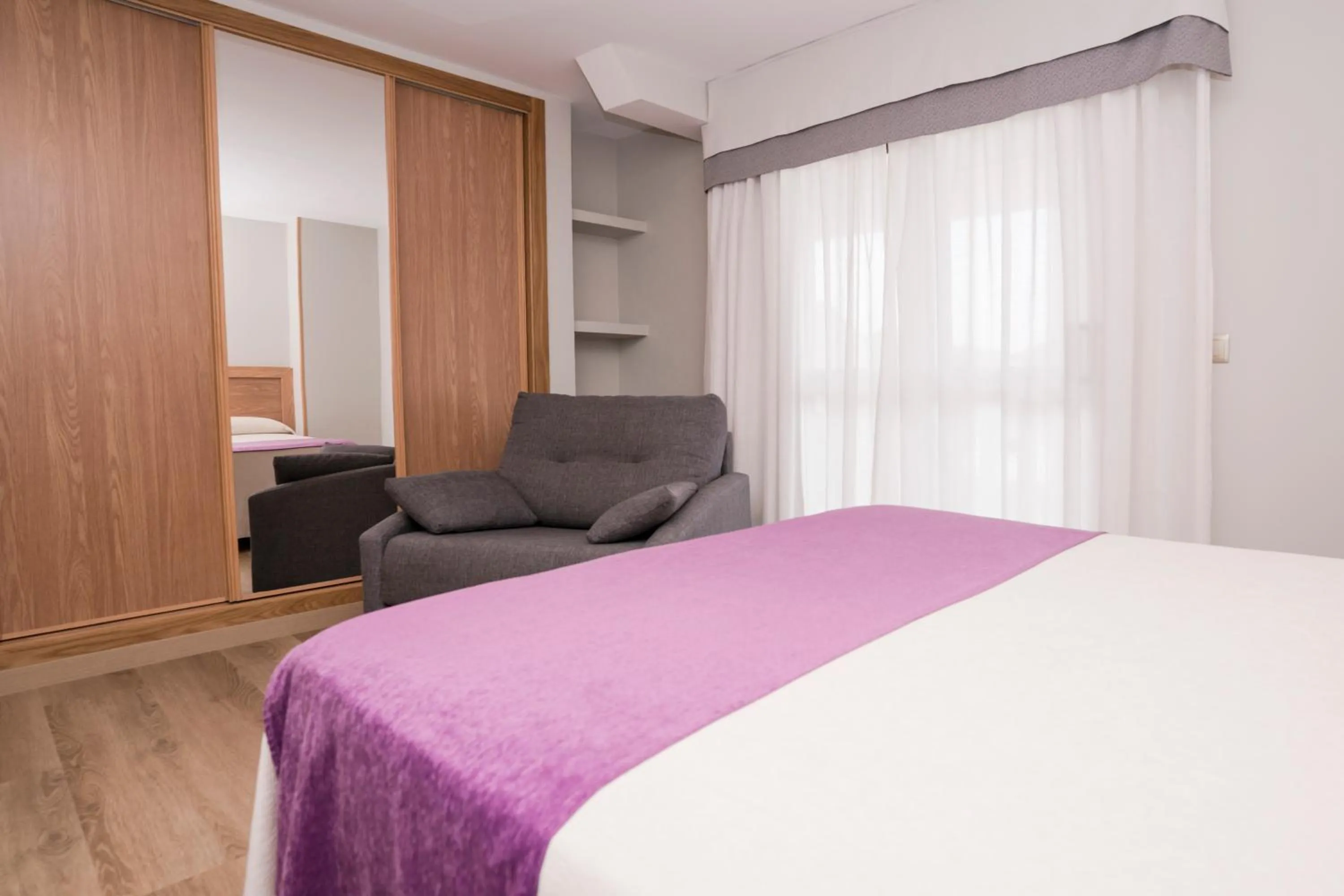 Bed in Hotel Caribe Sanxenxo