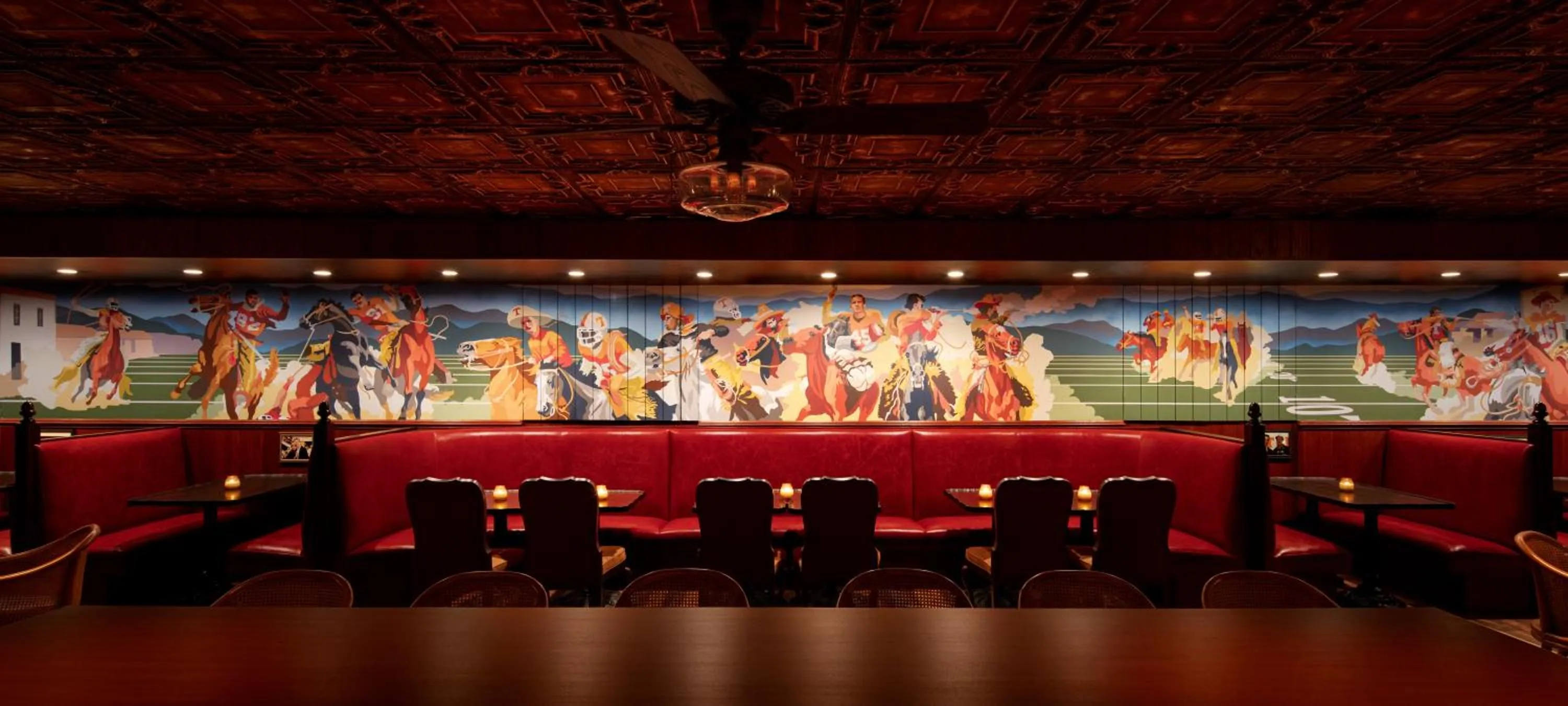 Lounge or bar in Graduate by Hilton Knoxville