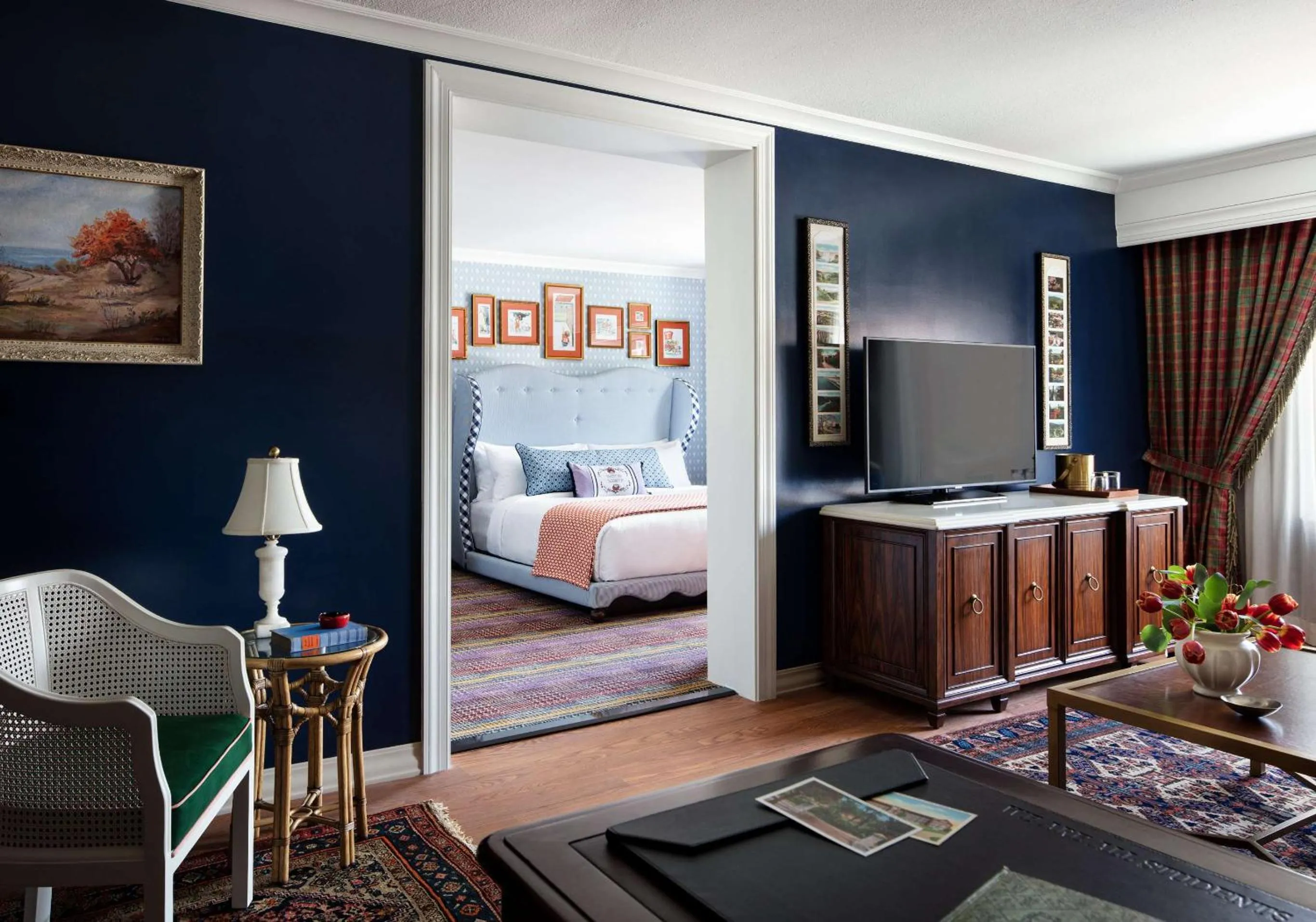 Living room, Bed in Graduate by Hilton Knoxville