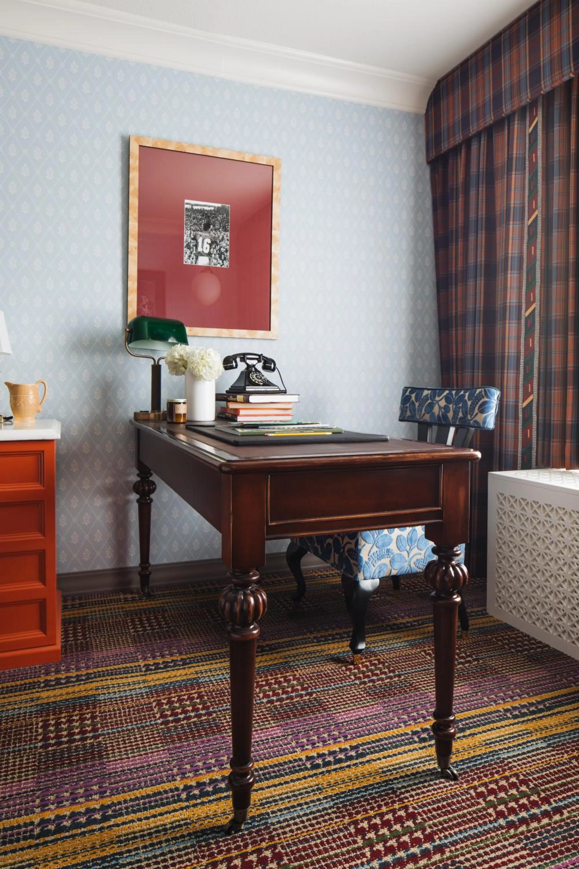 Seating area in Graduate by Hilton Knoxville