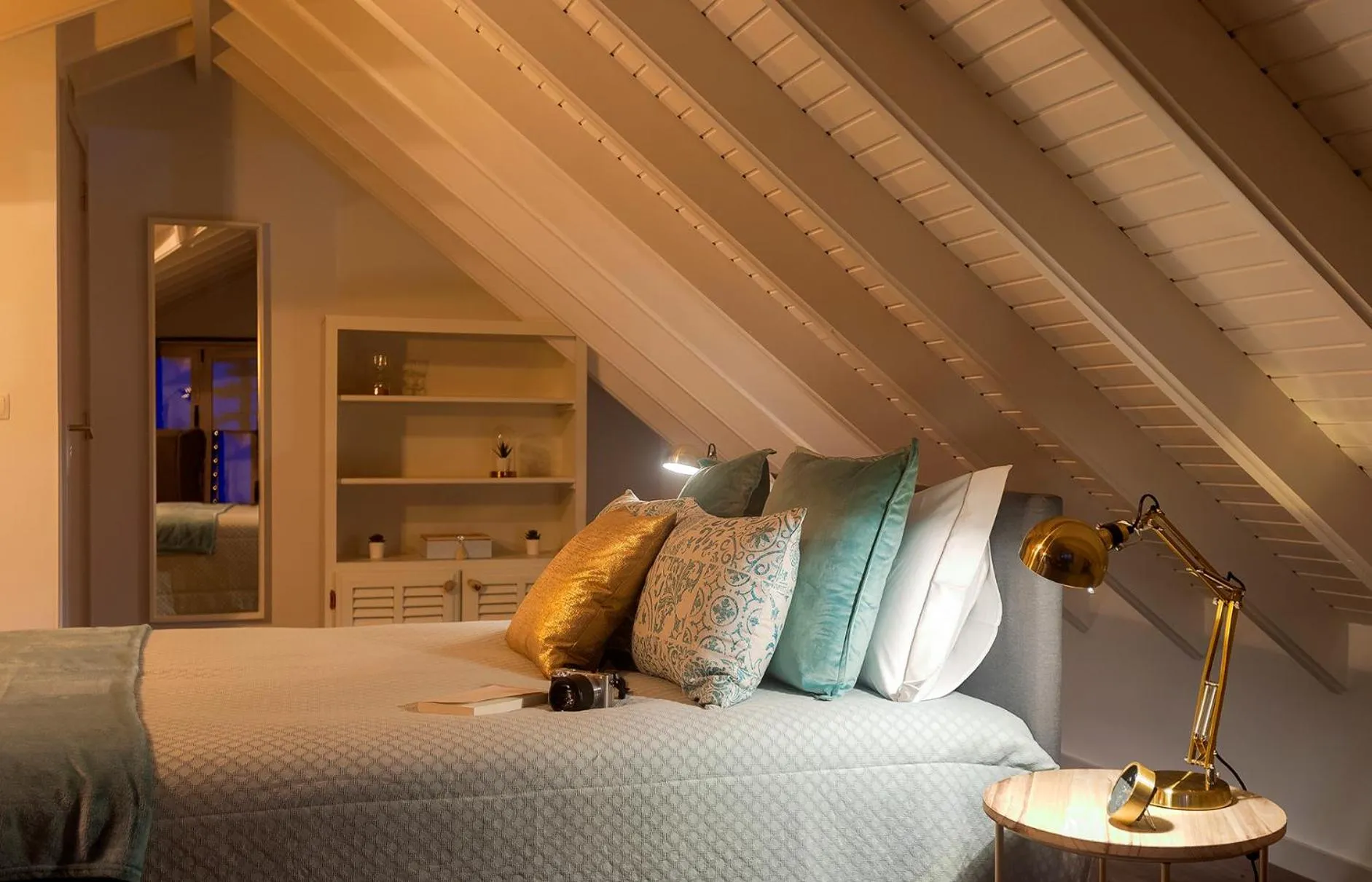 Bed in My Bed in pico