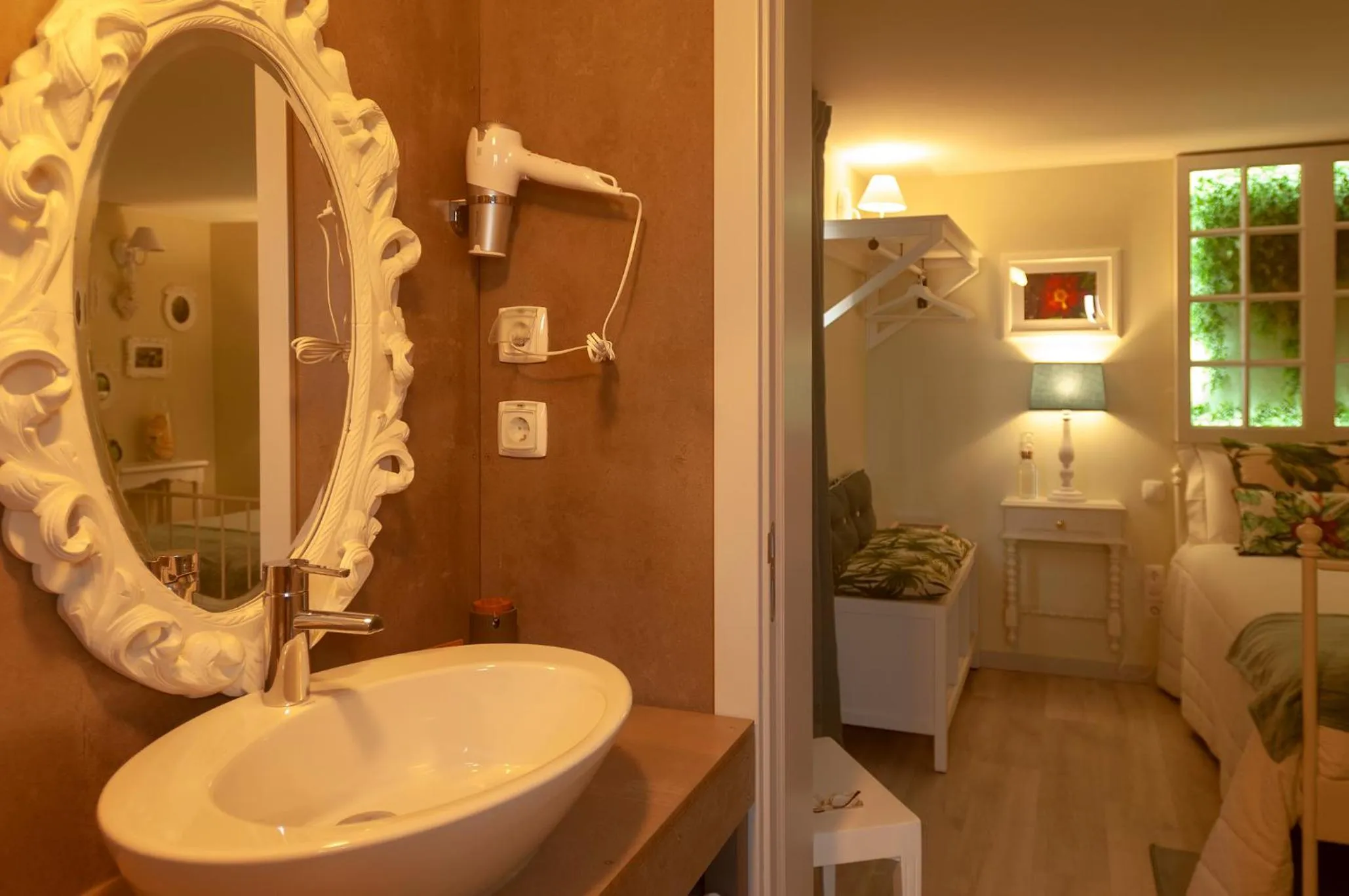 Bed in My Bed in pico