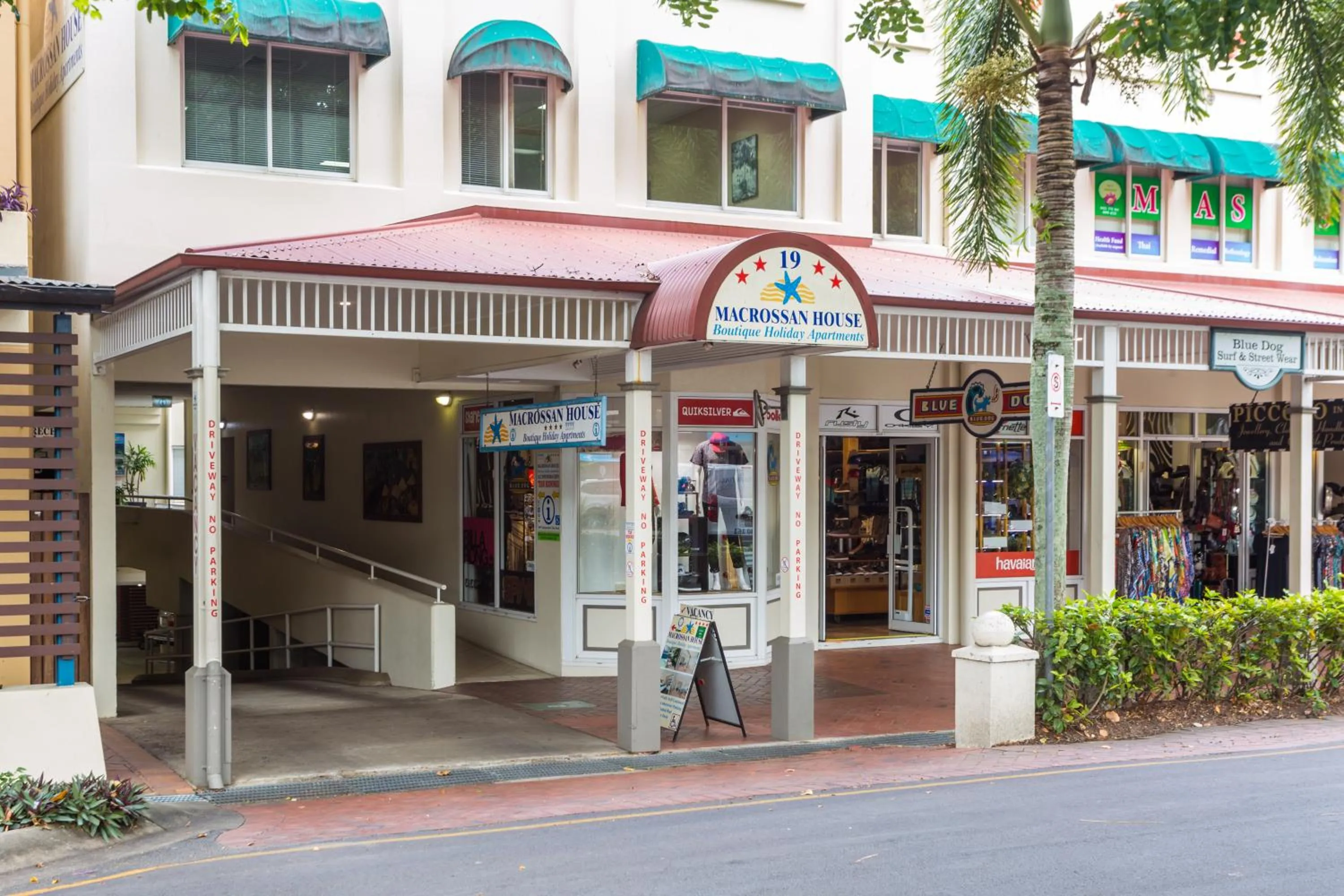 Facade/entrance in Macrossan House Boutique Holiday Apartments