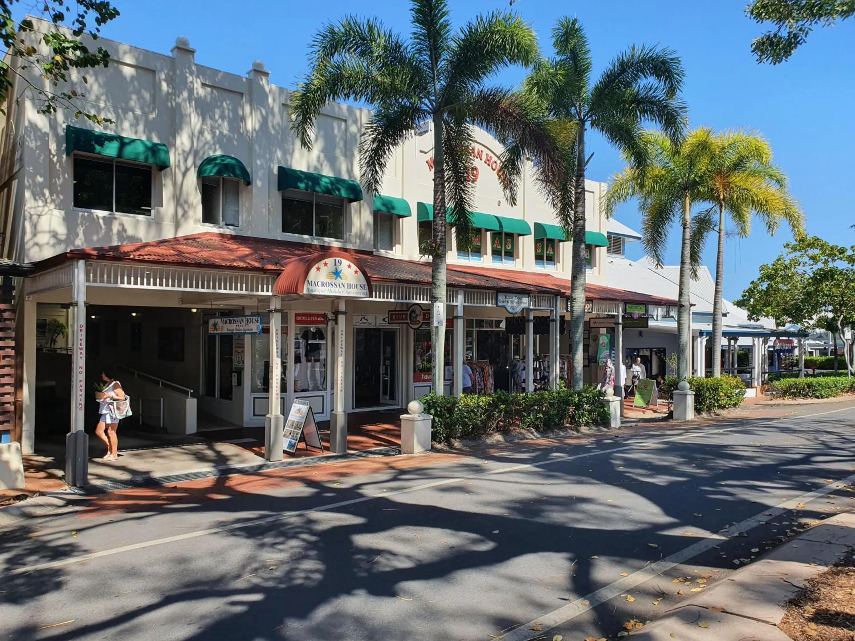 Street view in Macrossan House Boutique Holiday Apartments