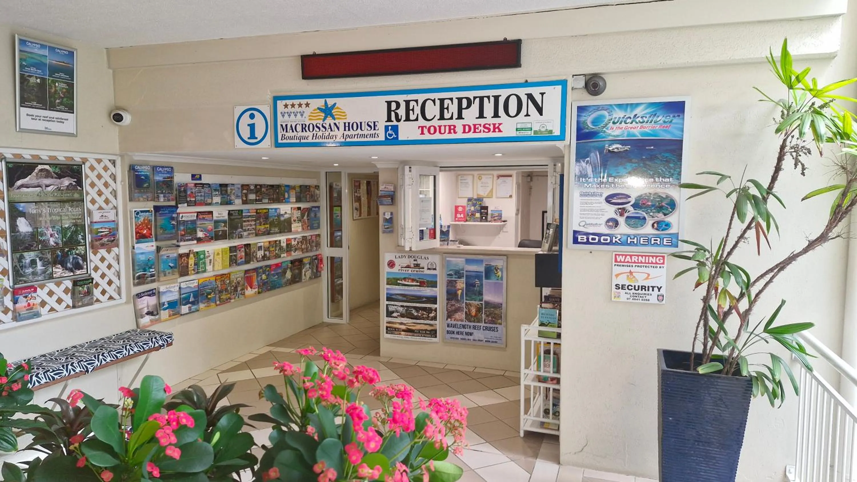 Lobby or reception in Macrossan House Boutique Holiday Apartments