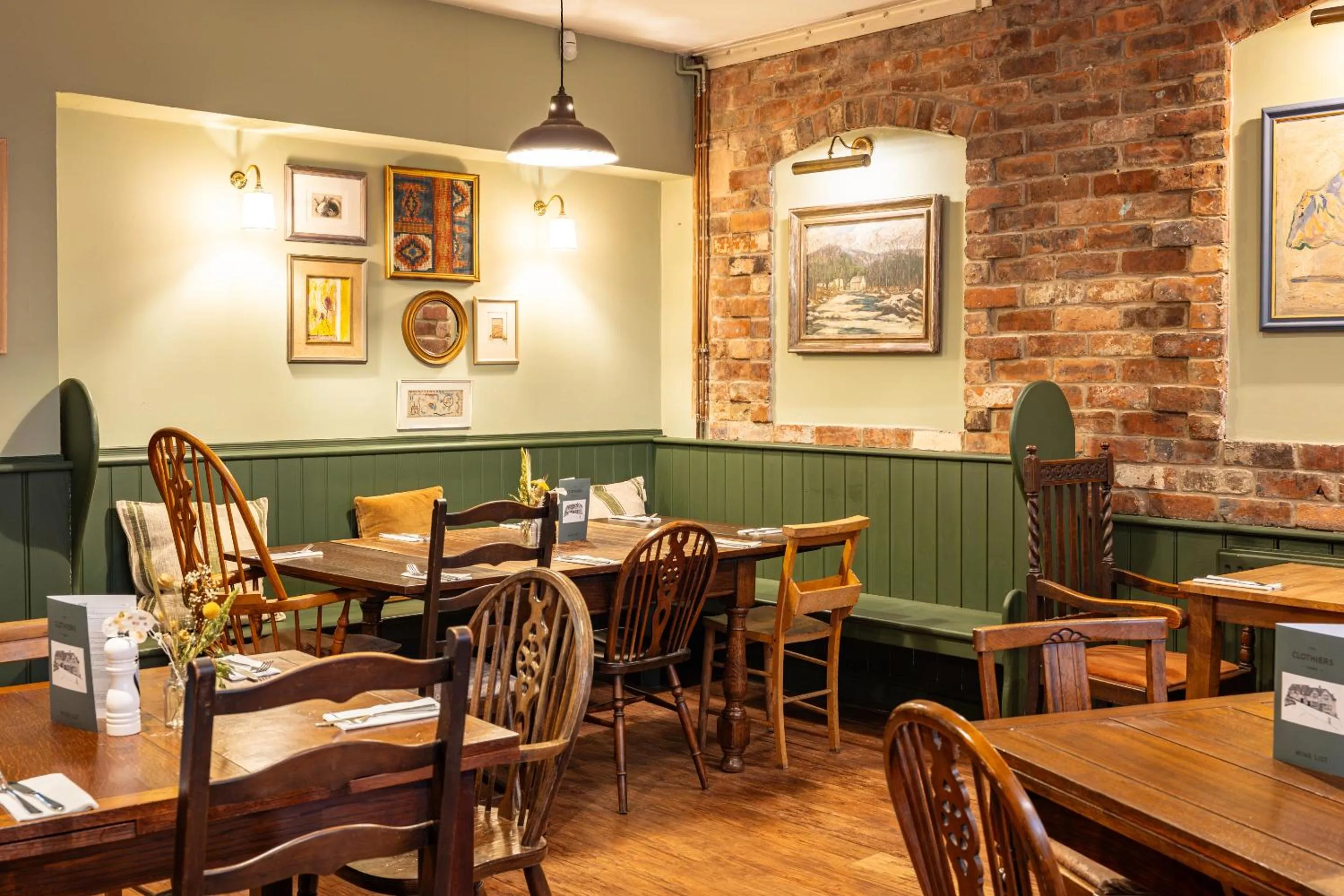 Dining area in The Clothiers Arms