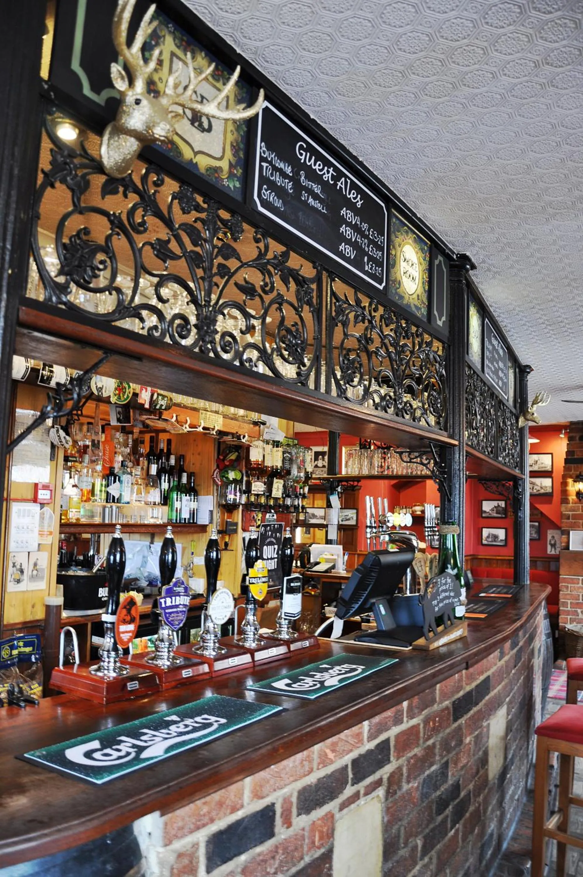 Lounge or bar in The Clothiers Arms