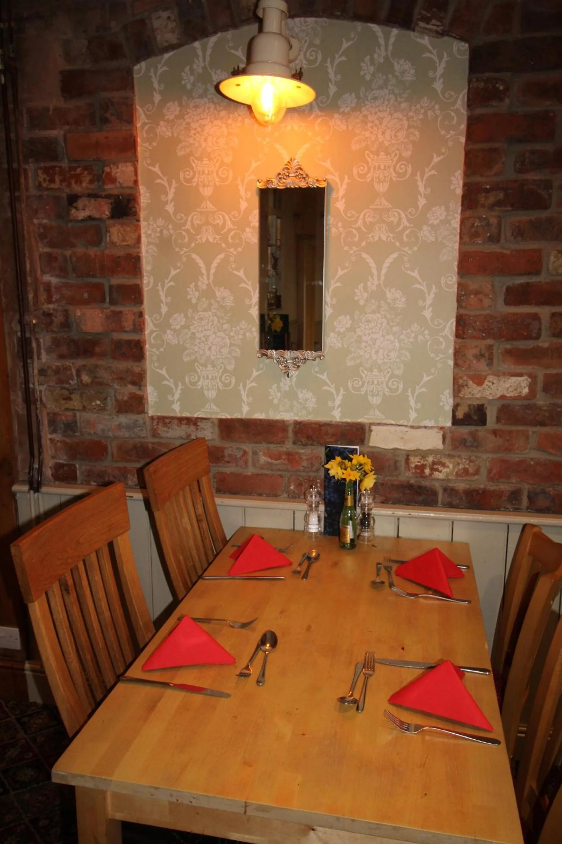 Dining area in The Clothiers Arms
