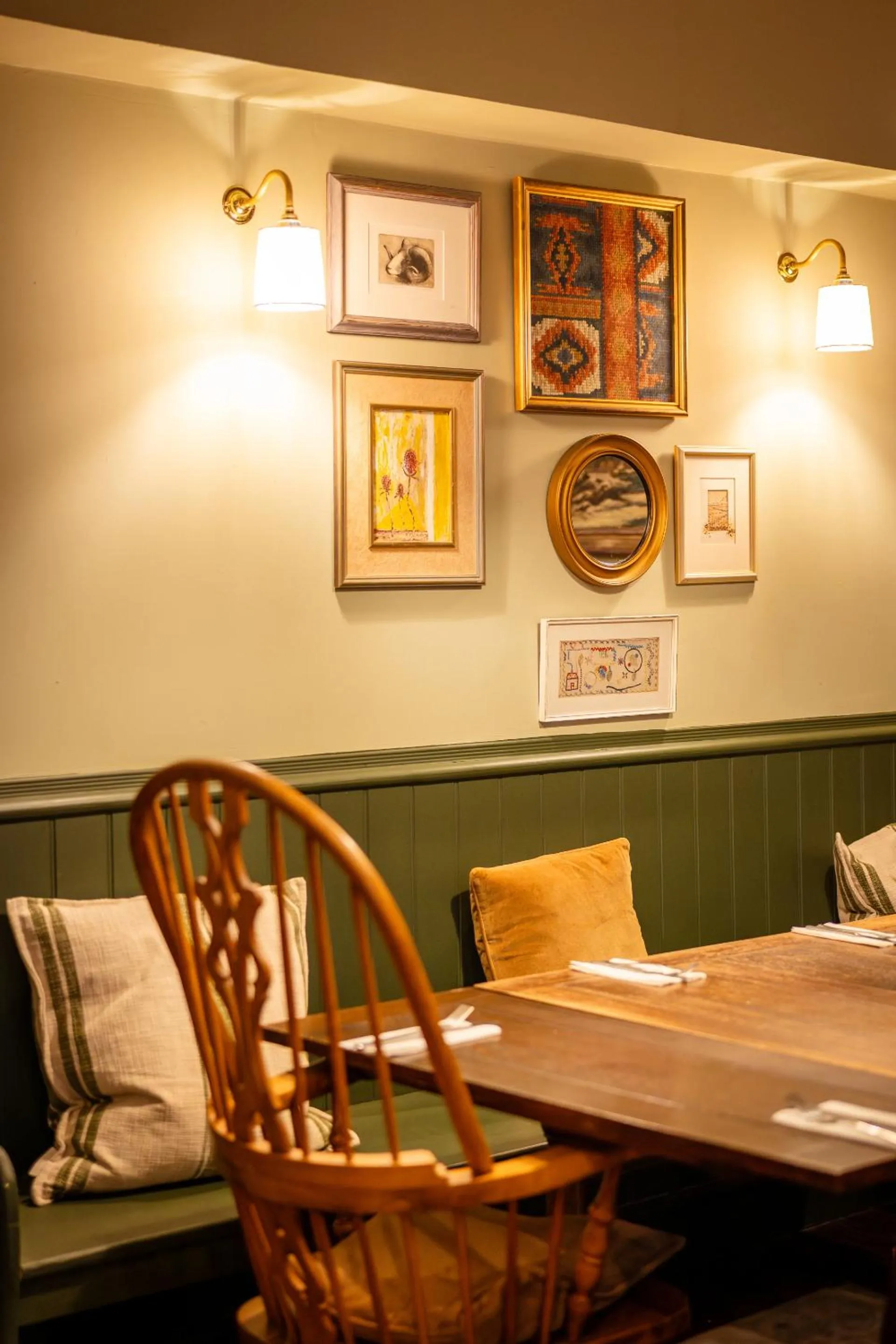 Dining area in The Clothiers Arms