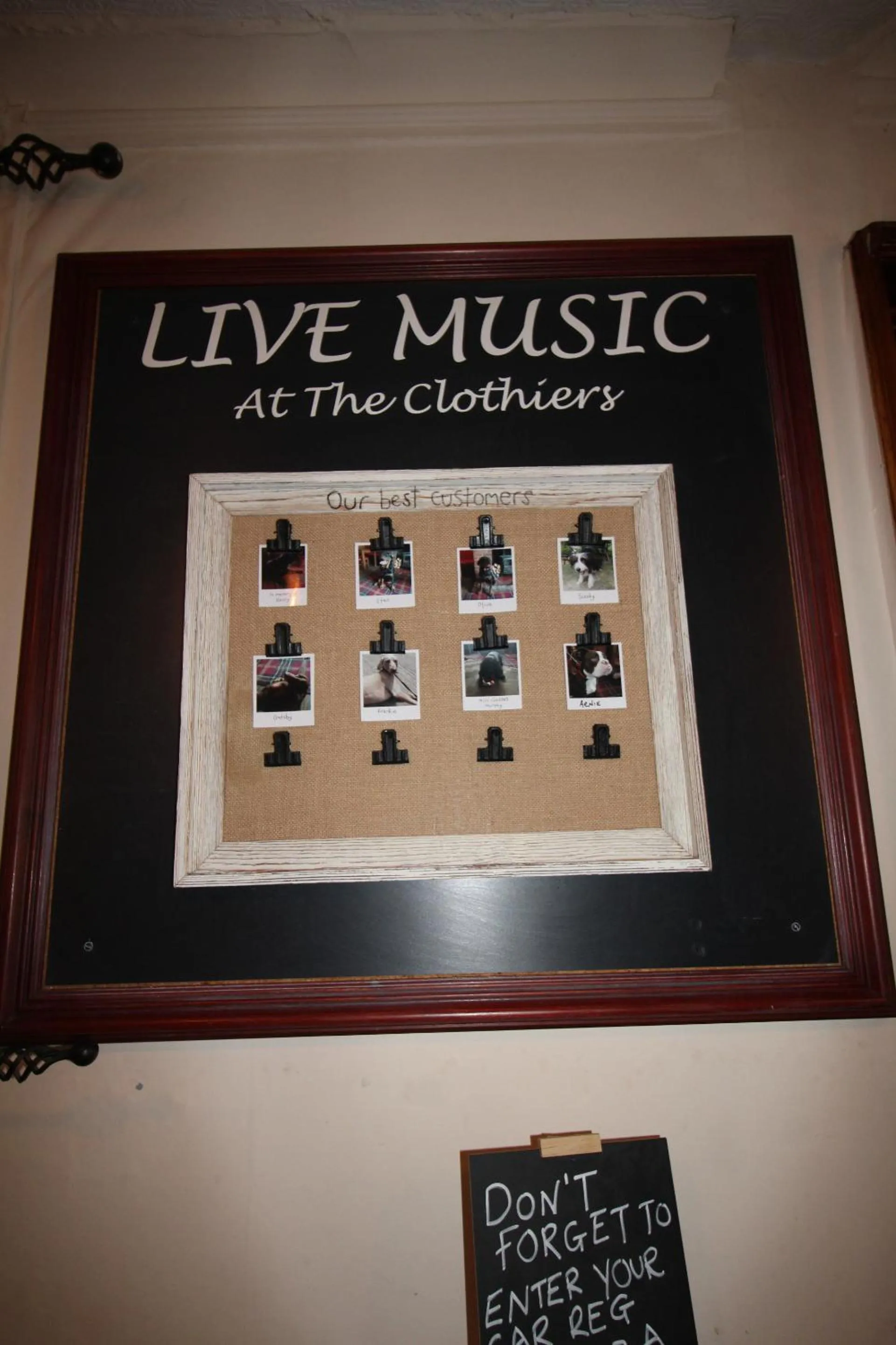 Lounge or bar in The Clothiers Arms