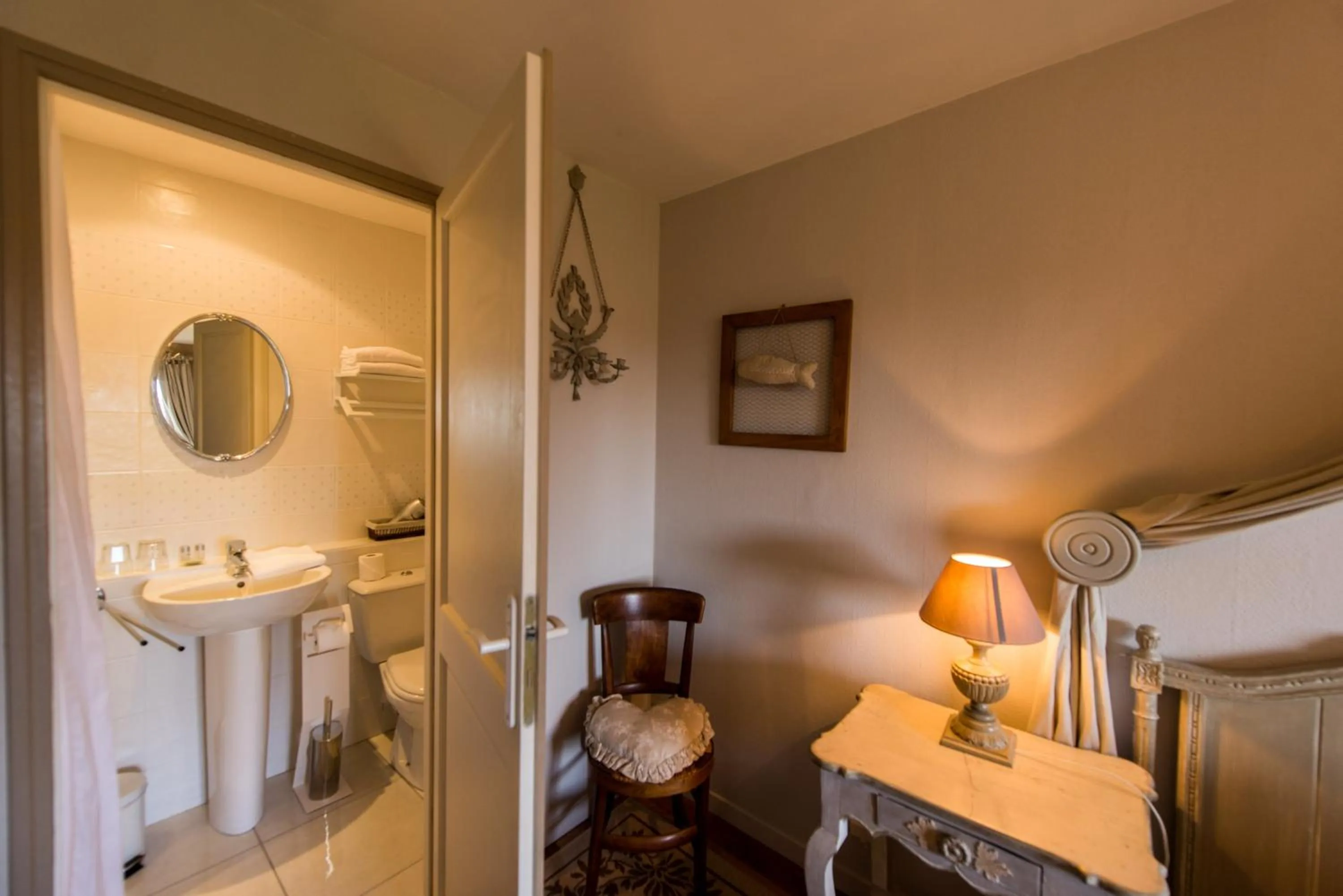 Shower in Chambres d'hotes Saint Malo La Barbinais Bed&Breaksfast