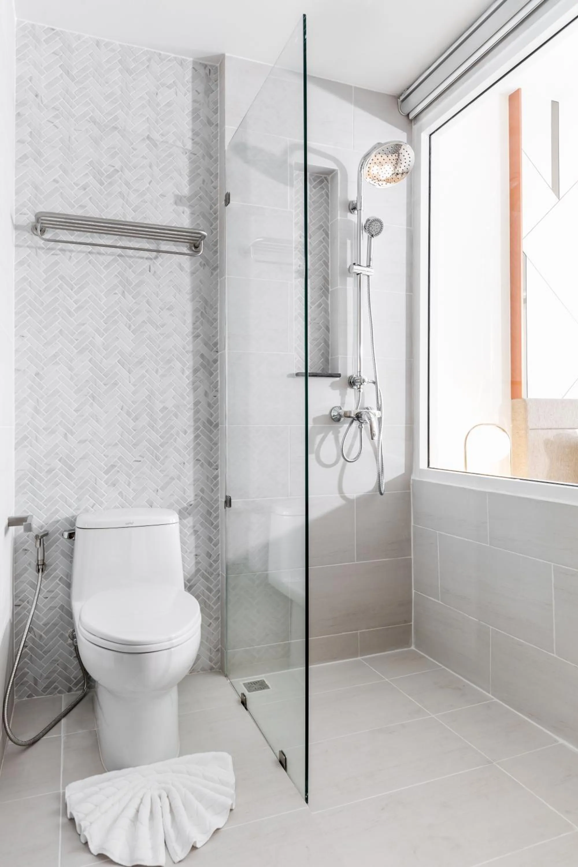 Shower in The 8 Hotel Udonthani