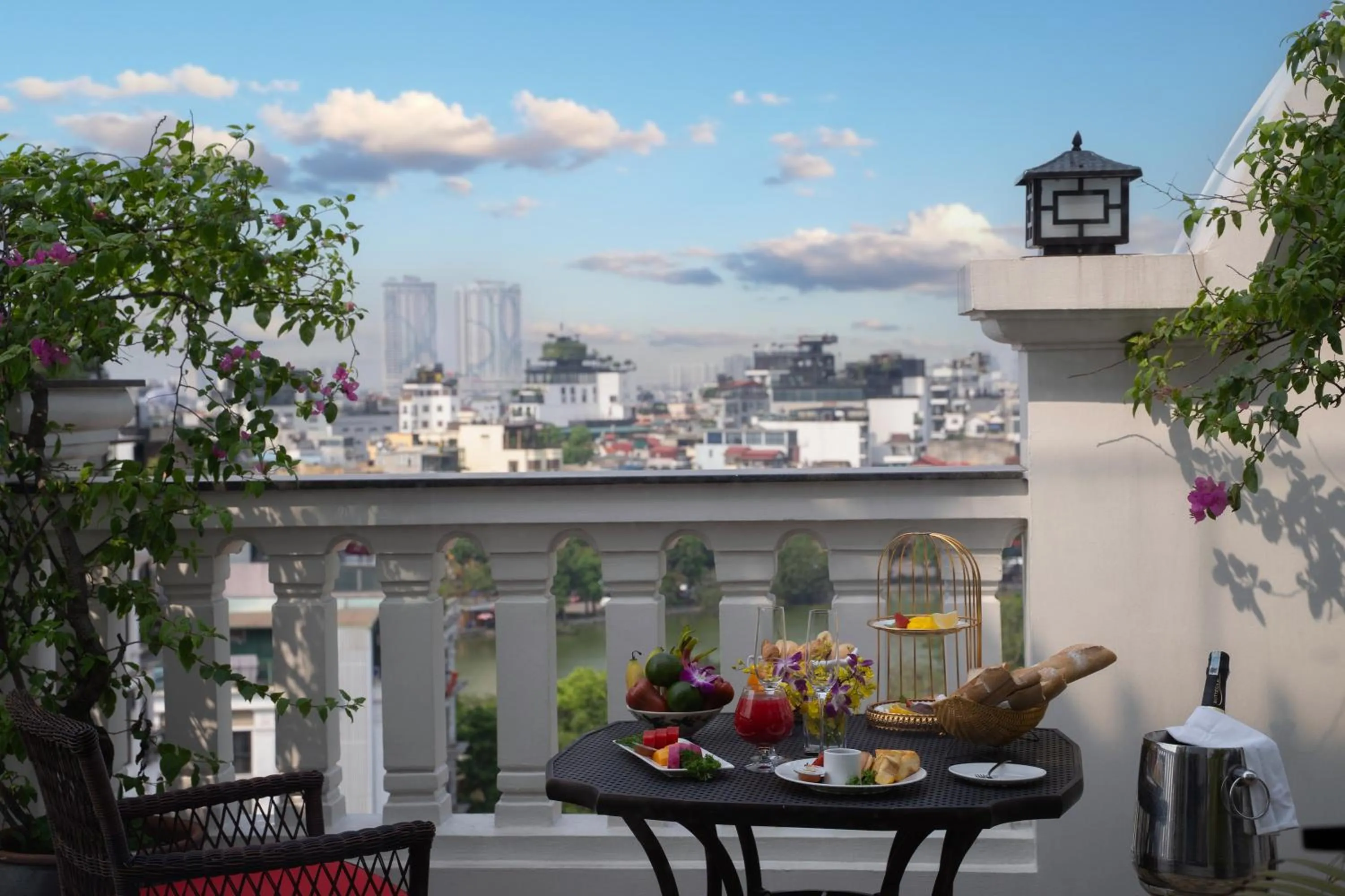 Property building in The Oriental Jade Hotel