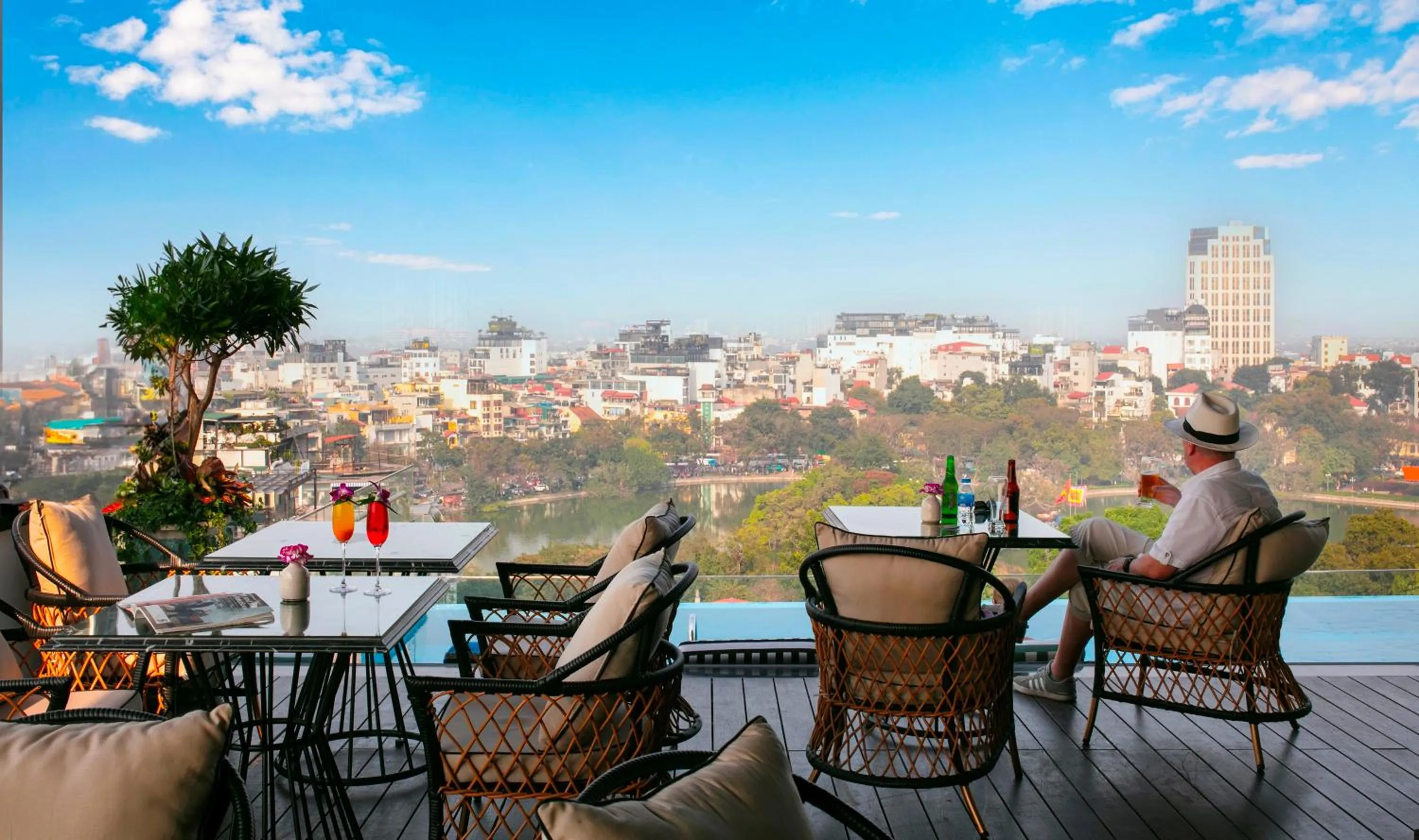 Restaurant/places to eat in The Oriental Jade Hotel