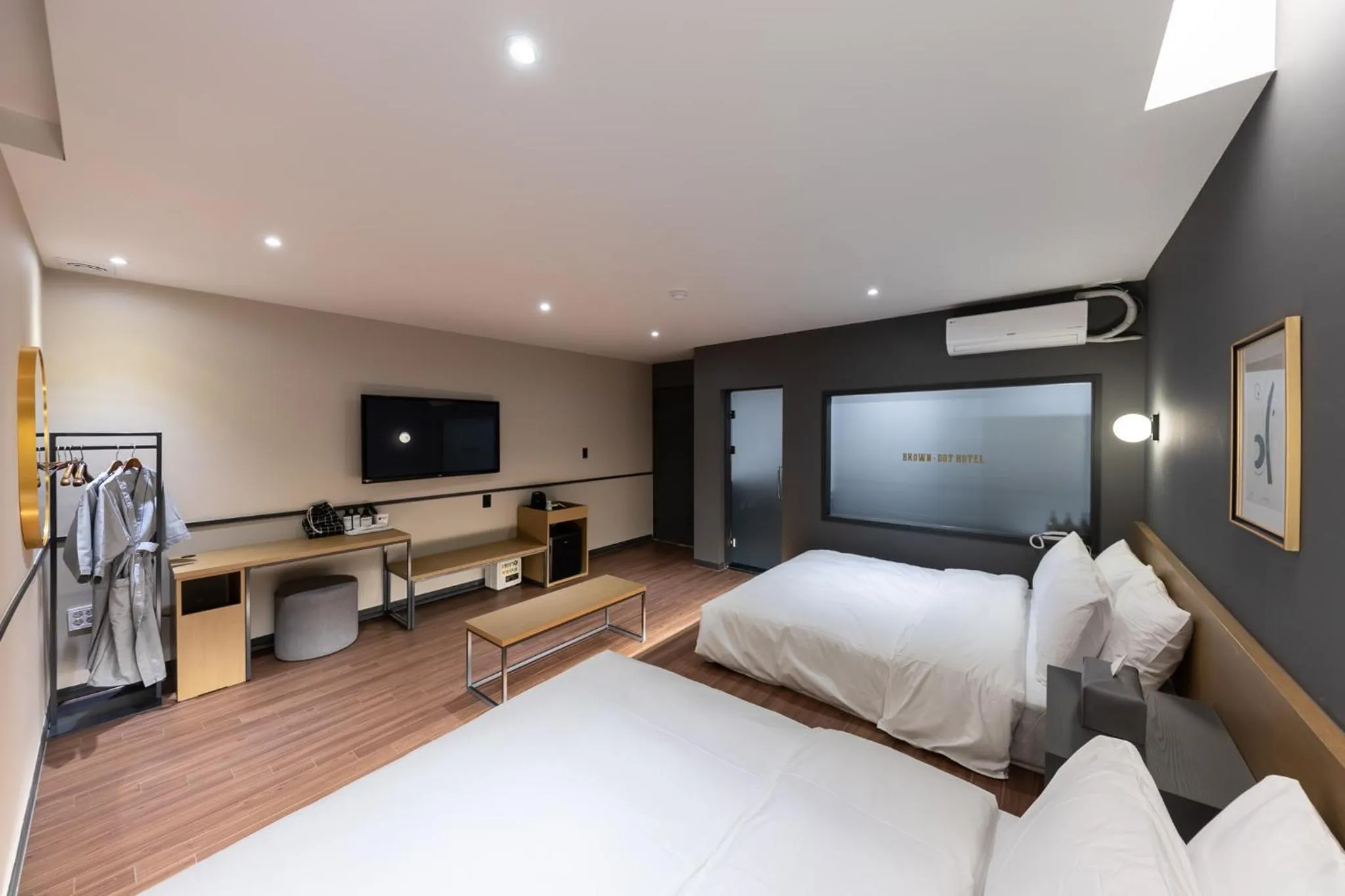 Photo of the whole room, Bed in Brown Dot Hotel Seong Seo