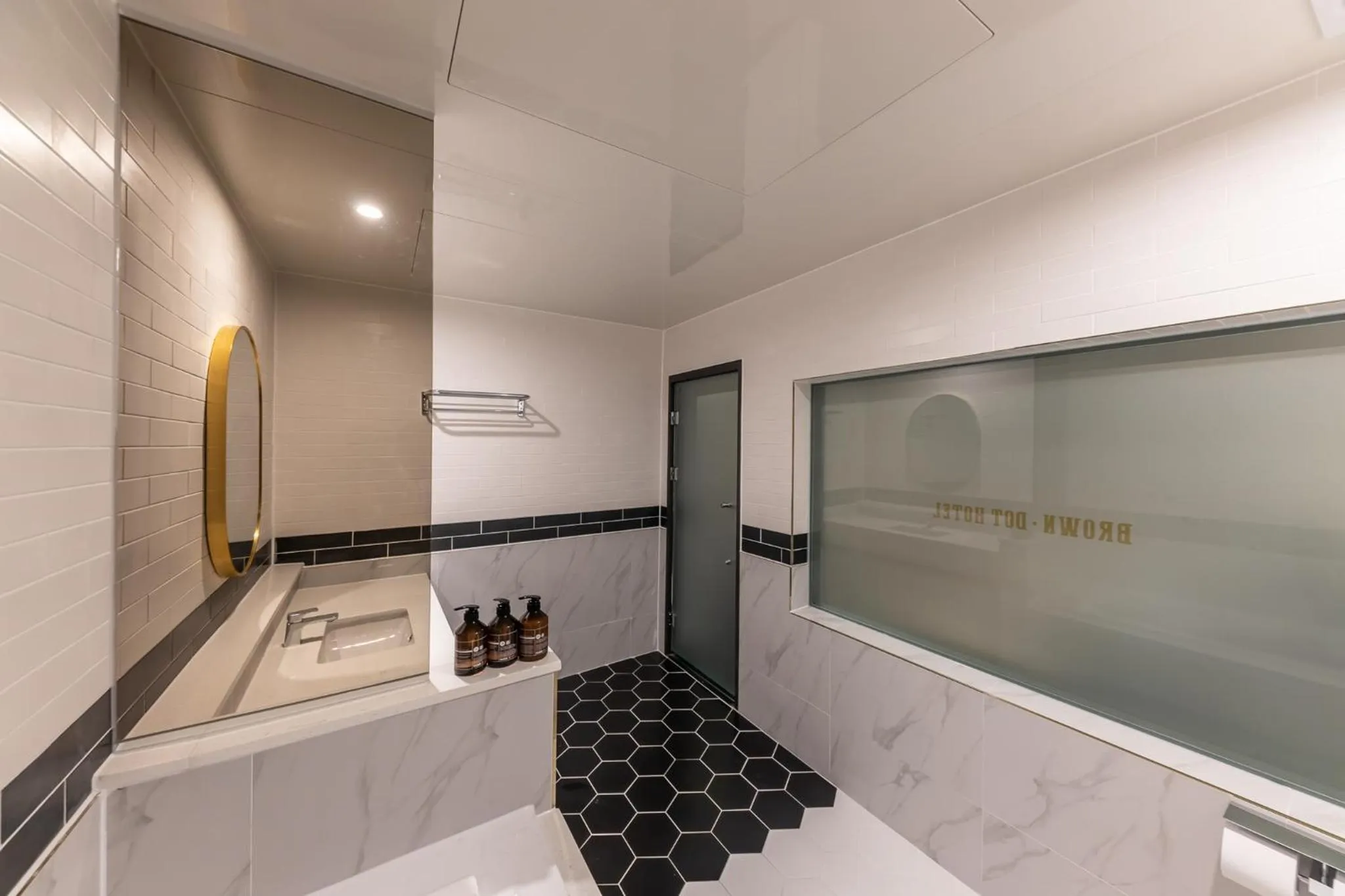 Brown Dot Hotel Seong Seo