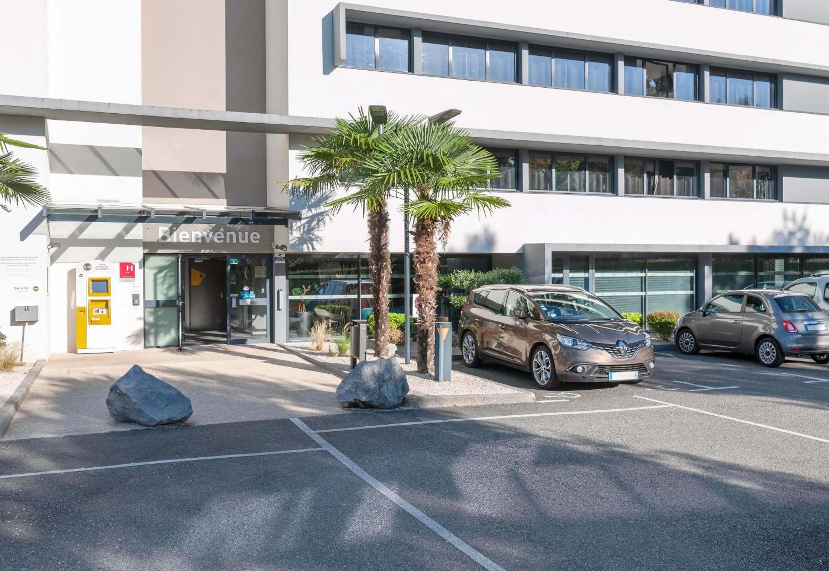 Property building in B&B HOTEL Pau Zénith